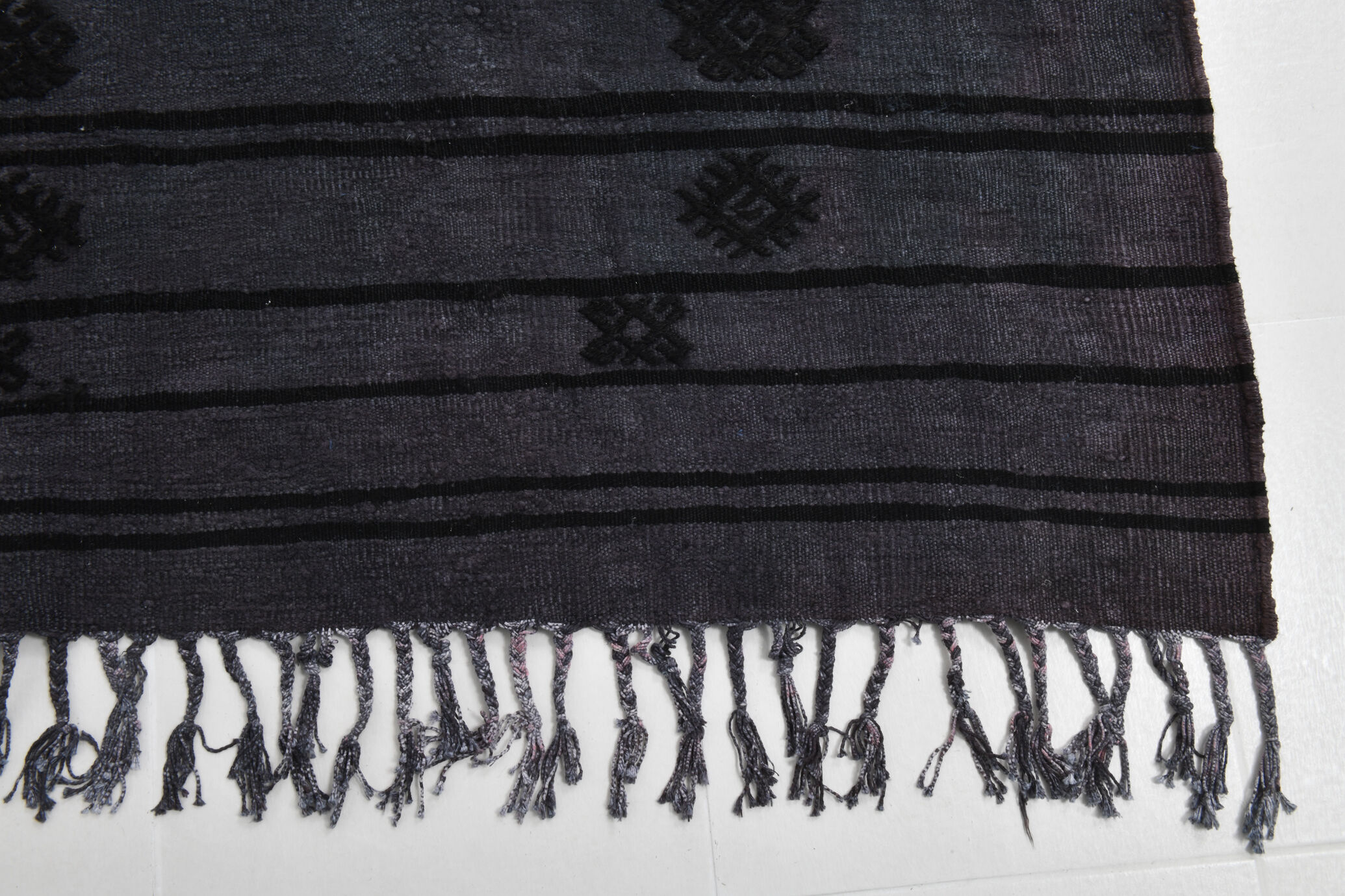 Gray & black oversize hemp rug 316x204cm