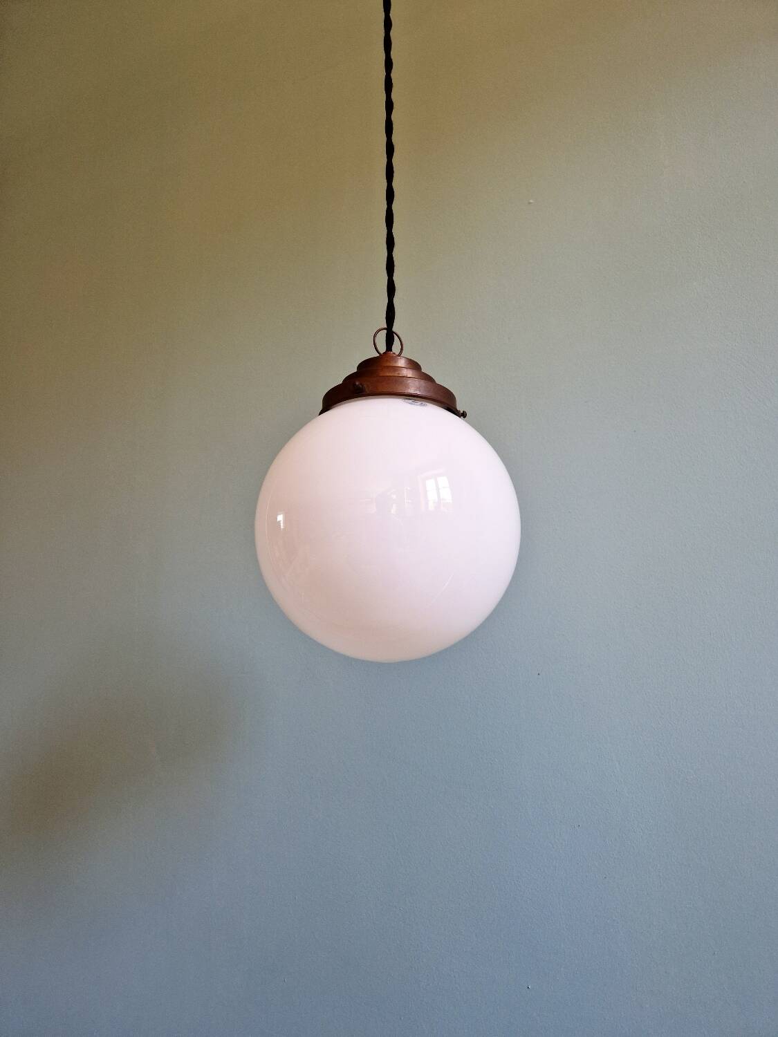 Art Deco suspension in white opaline, Val Saint-Lambert, 1920-30