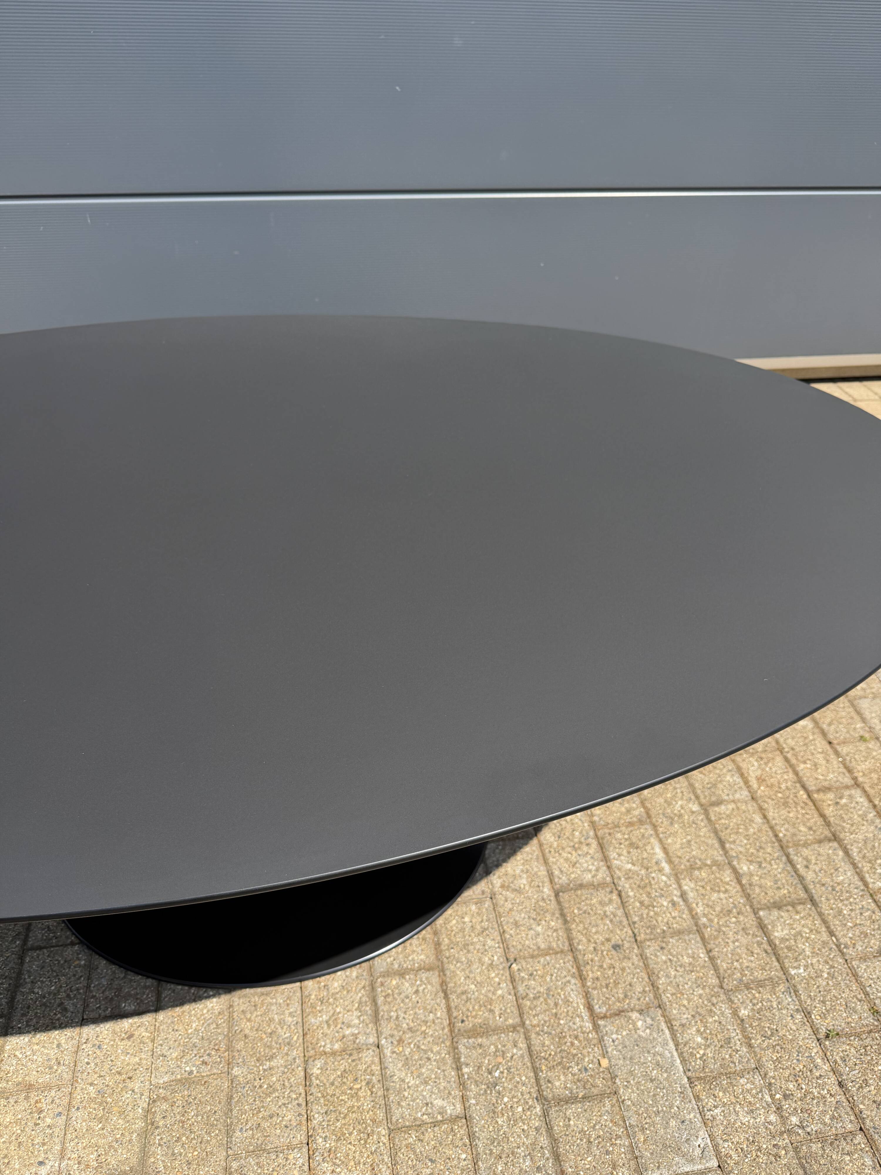 Knoll Tulip oval dining table 198/244cm black Feniks laminate