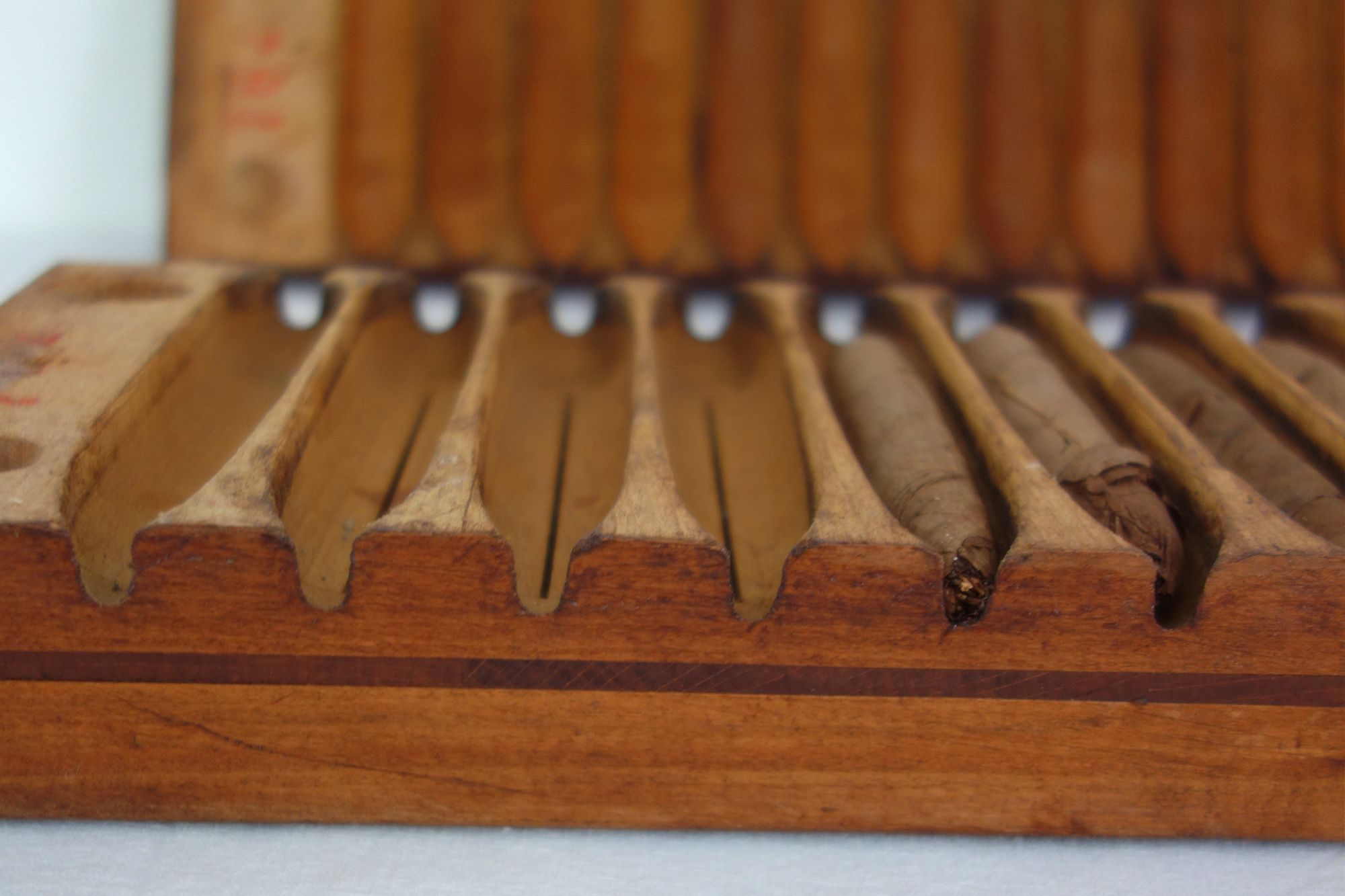 Old Perlu Vorm beech cigar mold or press, Holland circa 1950