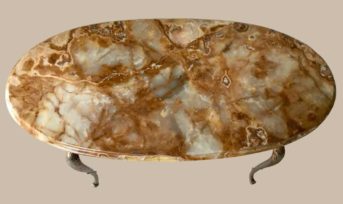 Oval coffee table in onyx and brass 1950