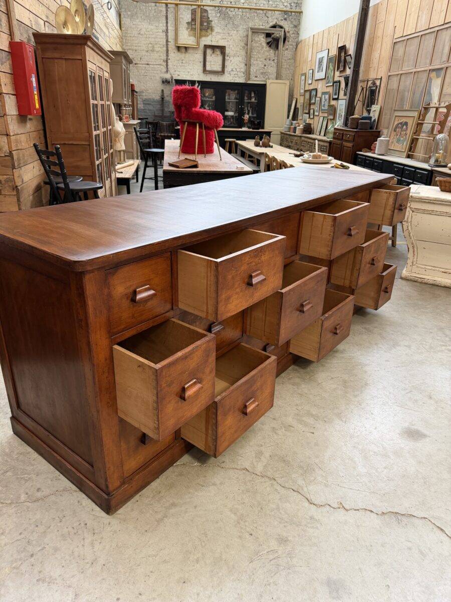 Ancien meuble de métier XXL en hêtre