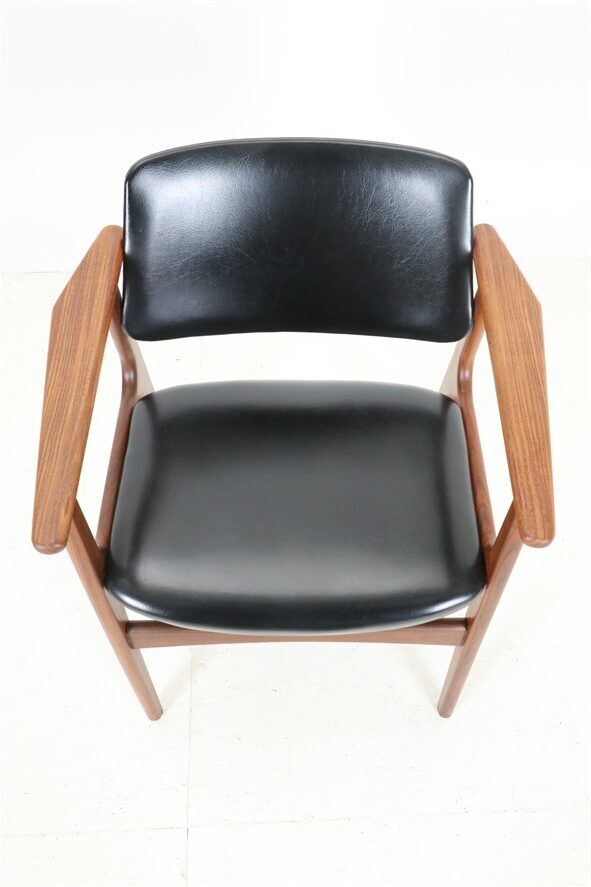 Mid Century Danish Modern teak armchair in the style of Arne Vodder