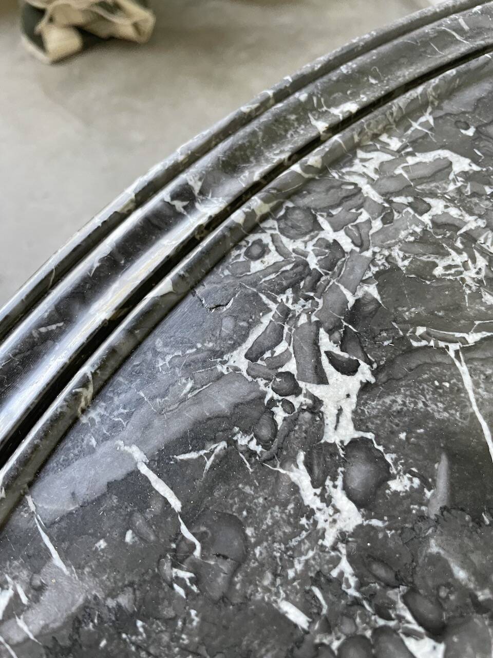 Empire walnut and marble pedestal table, late 19th century