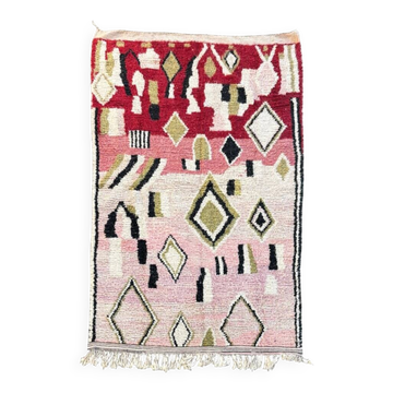 Pink and red Berber Boujad rug in wool, bohemian decor.