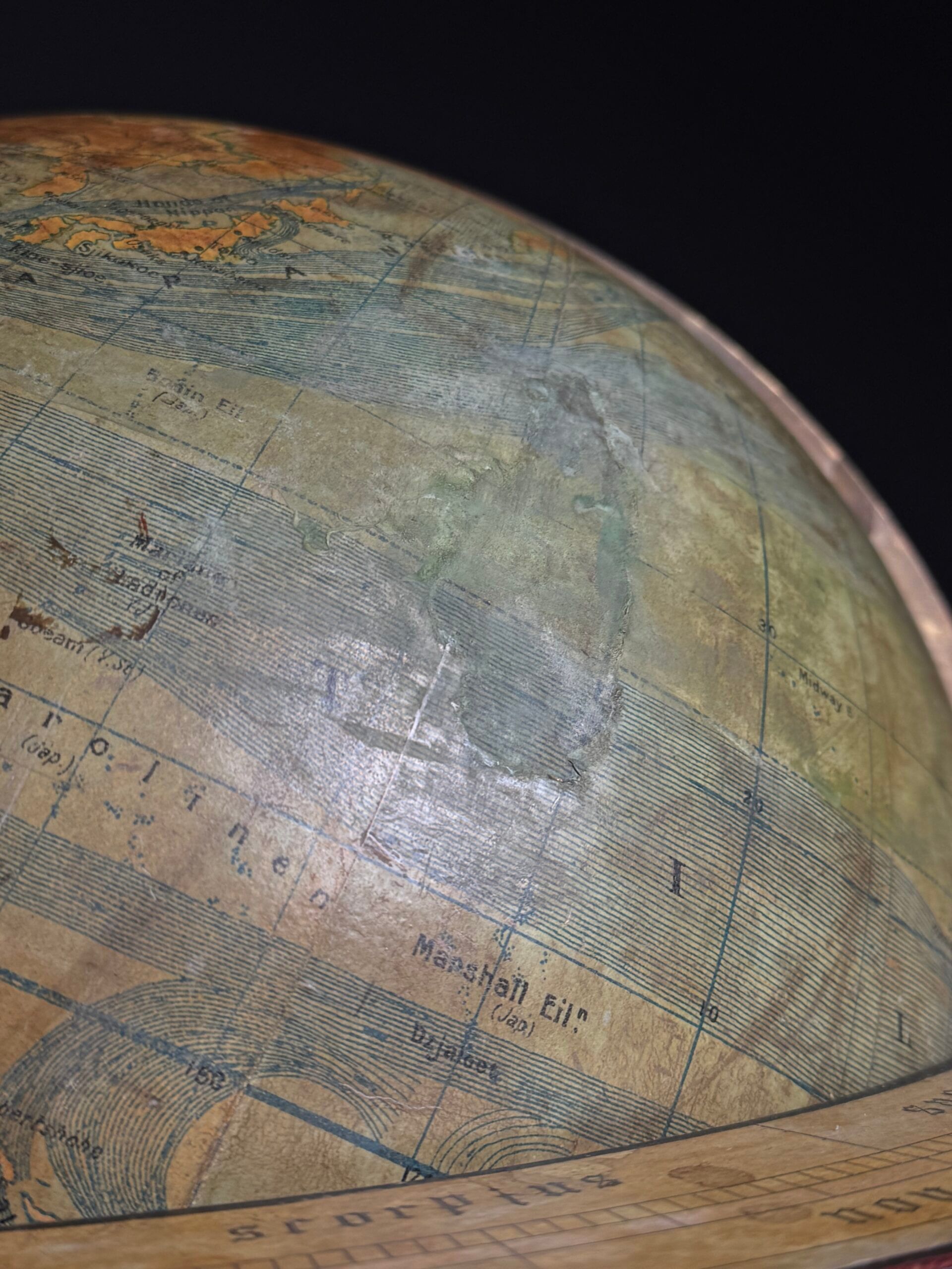 Globe G. Thomas Paris