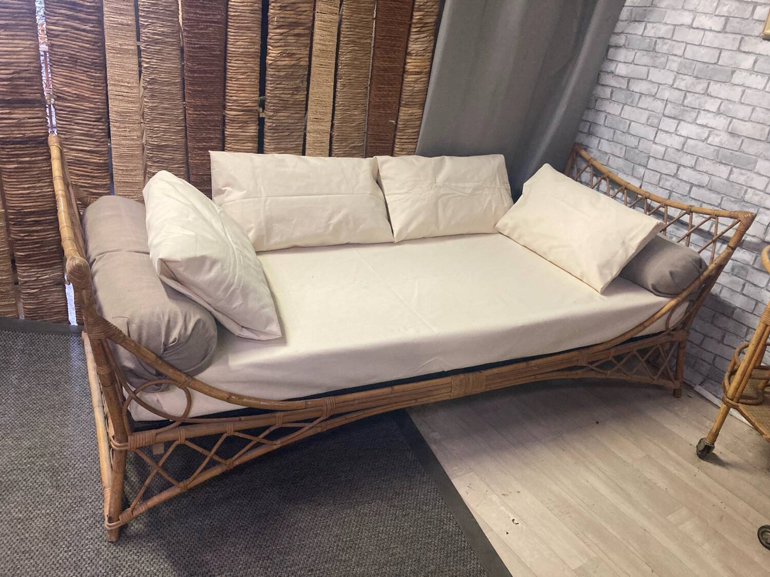 Rattan bed bench