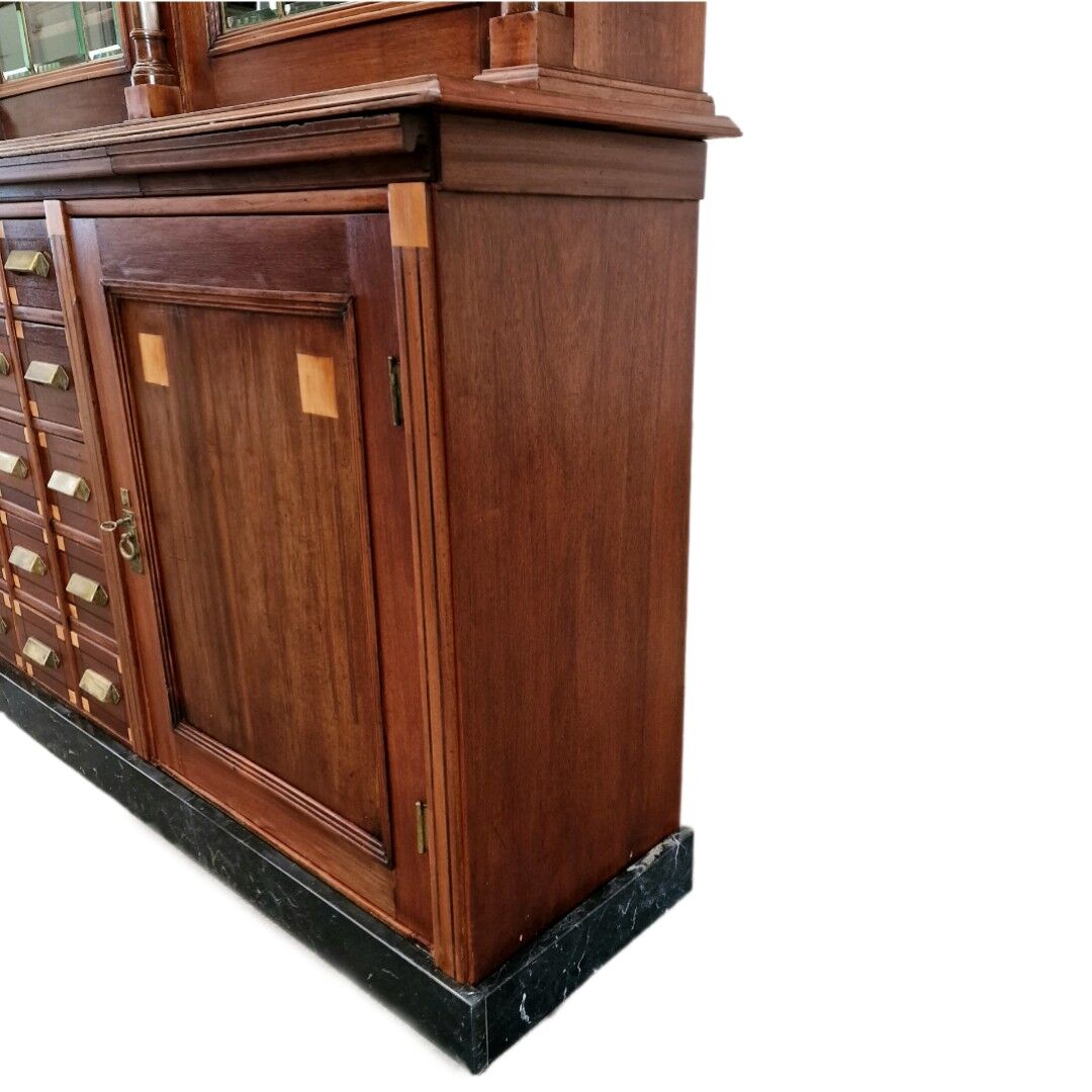 Armoire d’apothicaire Art Déco en acajou et marbre, 1909