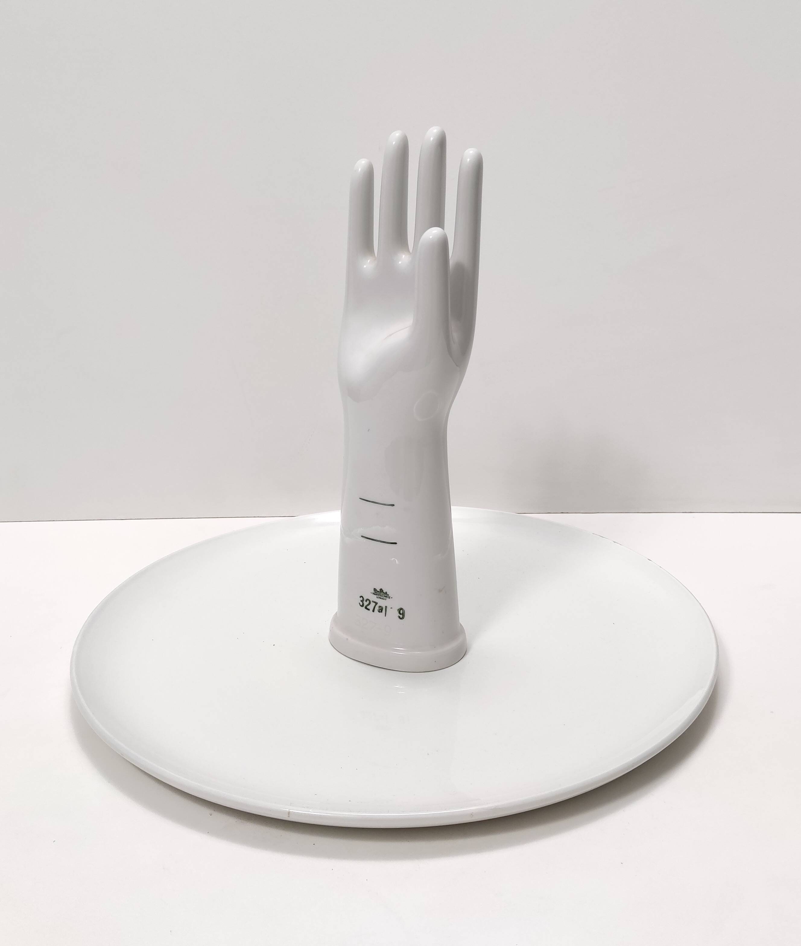 White Lacquered Ceramic Dessert Plate by Ginori Ascribable to Gio Ponti, Italy