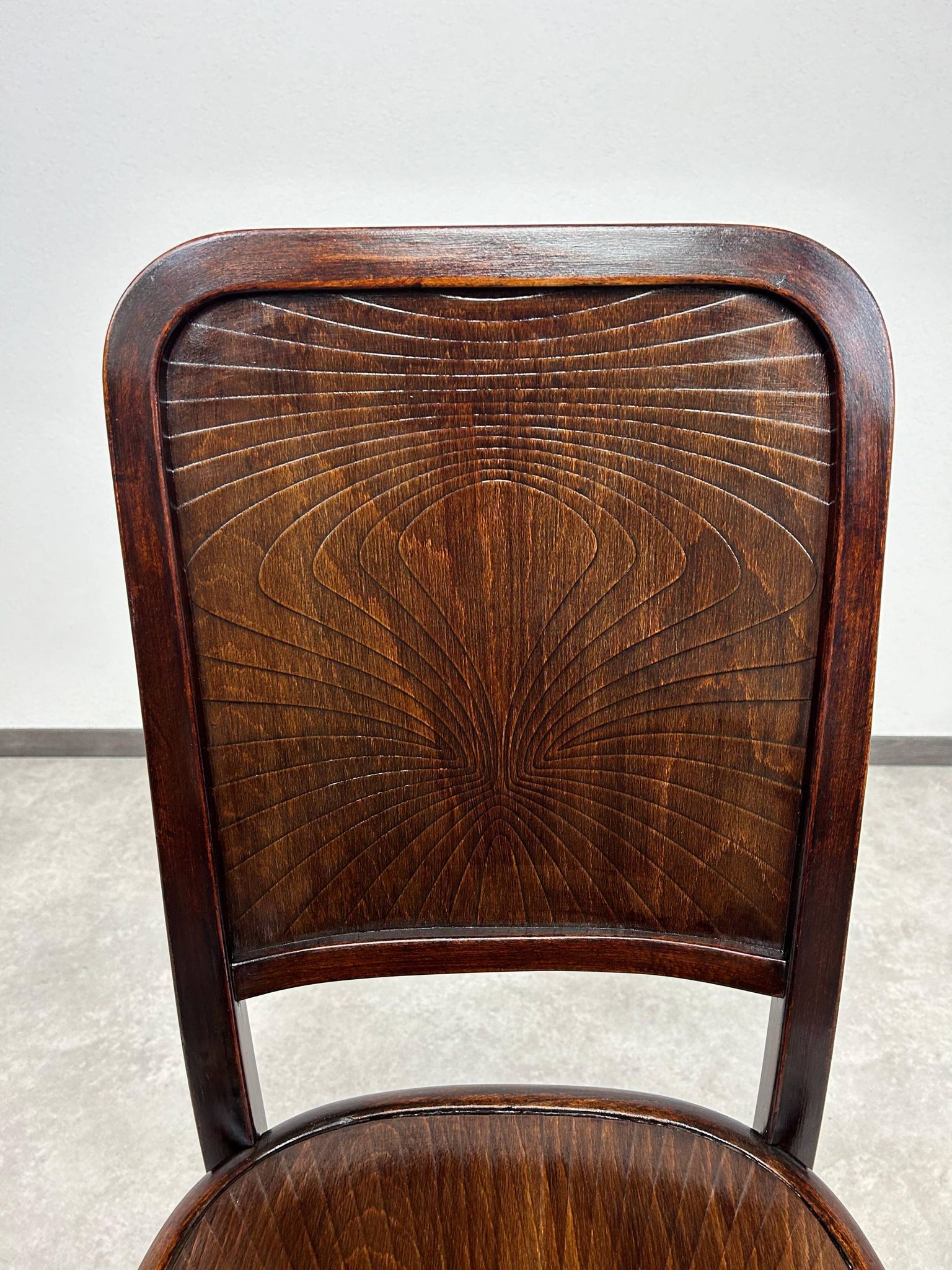Chaise de salle à manger Sécession n°437 par Thonet