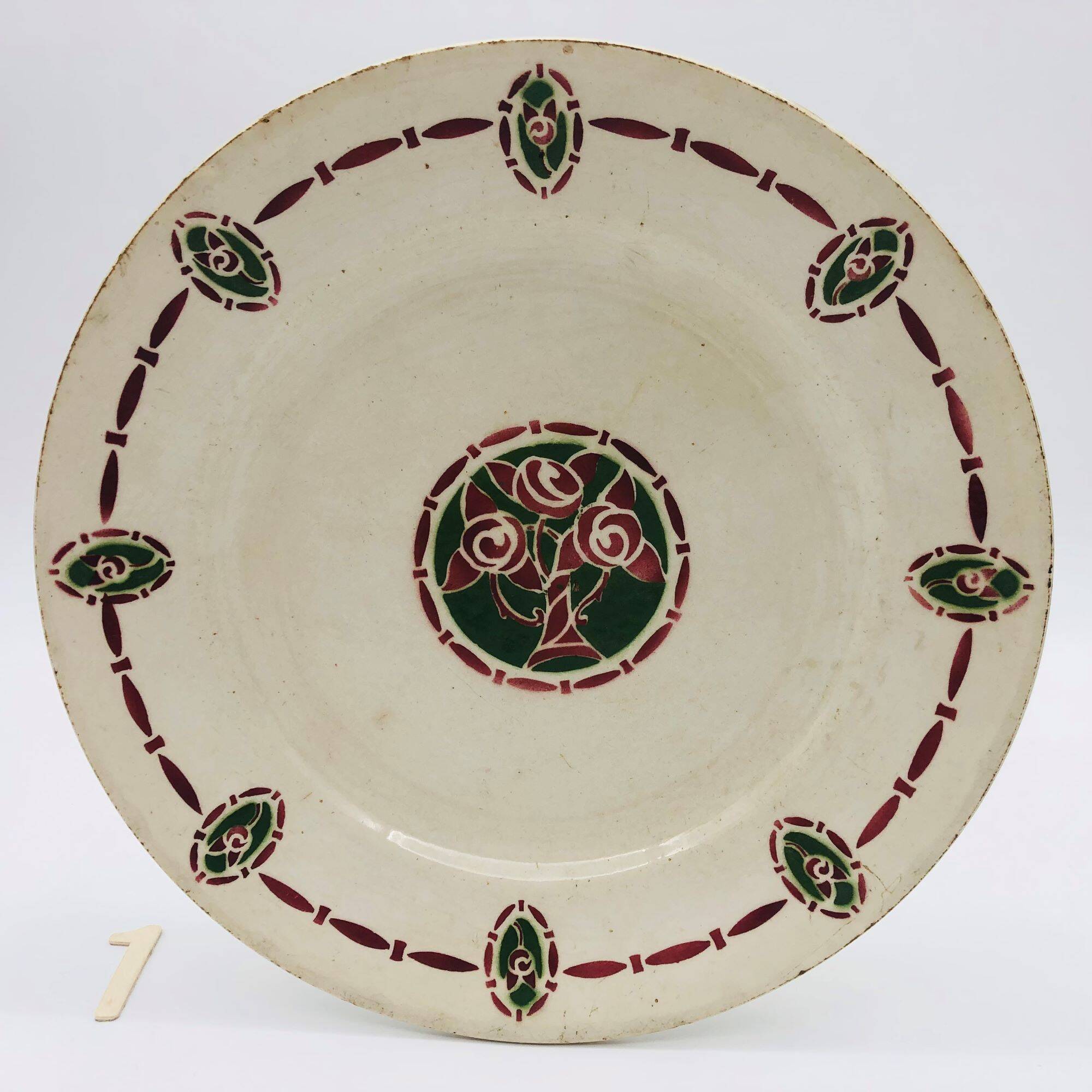 Series of 6 mismatched dinner plates.
