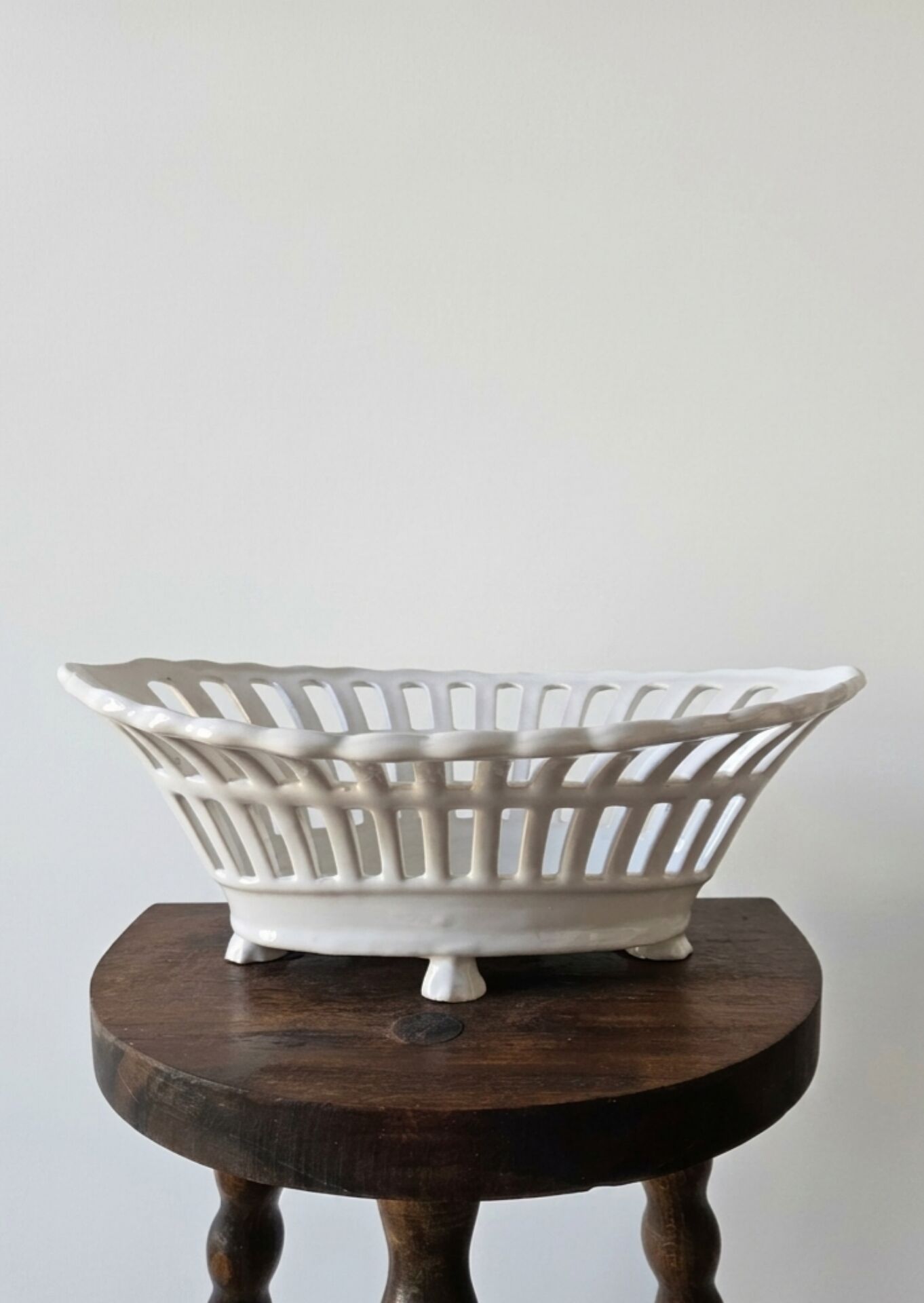 Lattice basket, white ceramic