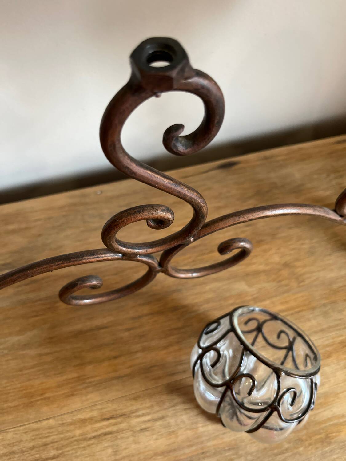 Wrought iron tealight holder