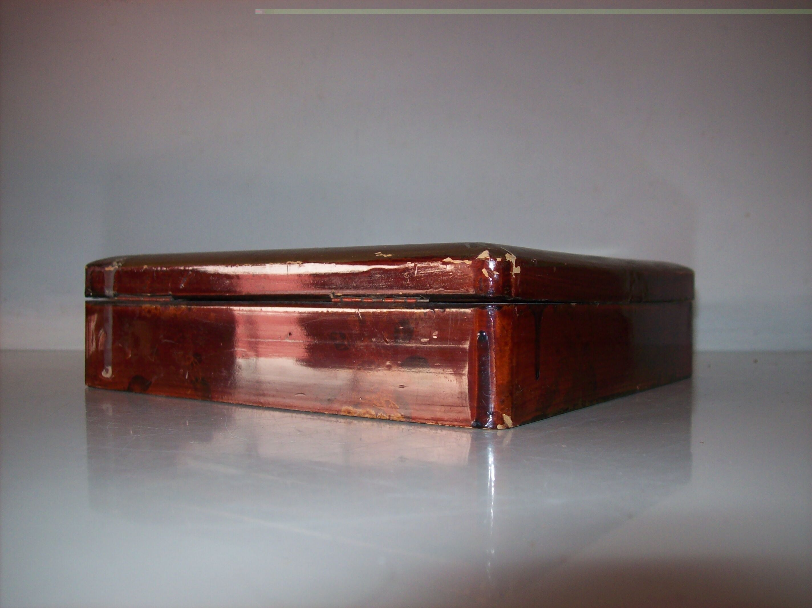 Old box decorated with birds