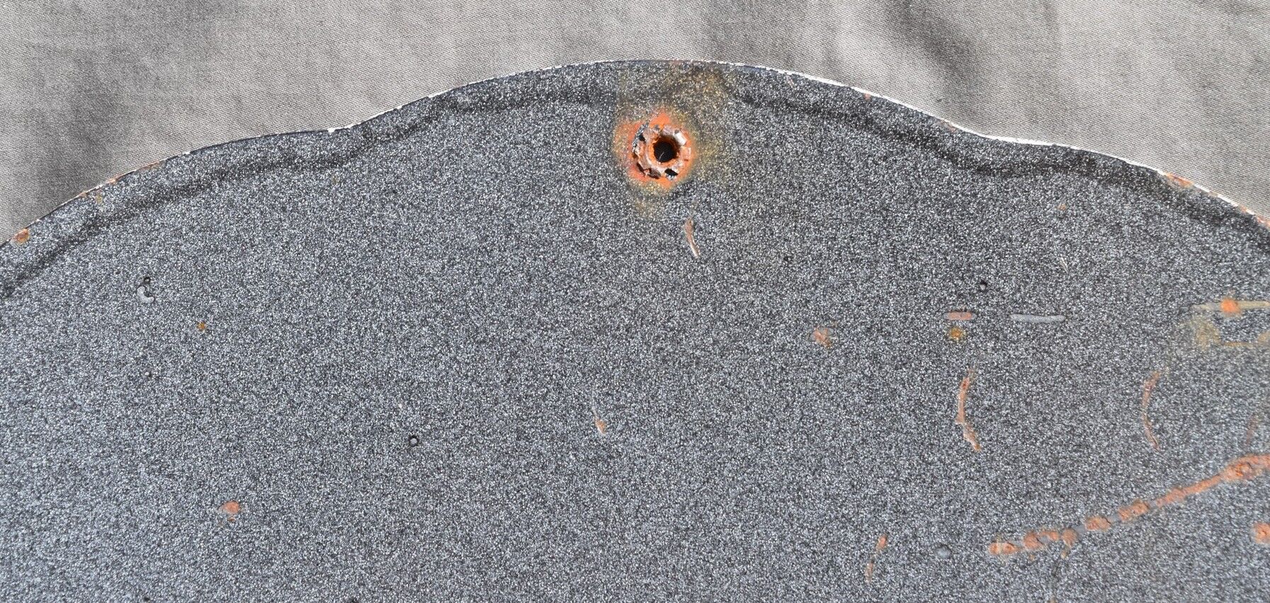 VINTAGE PLAQUE ENAMELED PUBLICITAIRE REDSKIN authorized distributor 30.7 x 26 cm