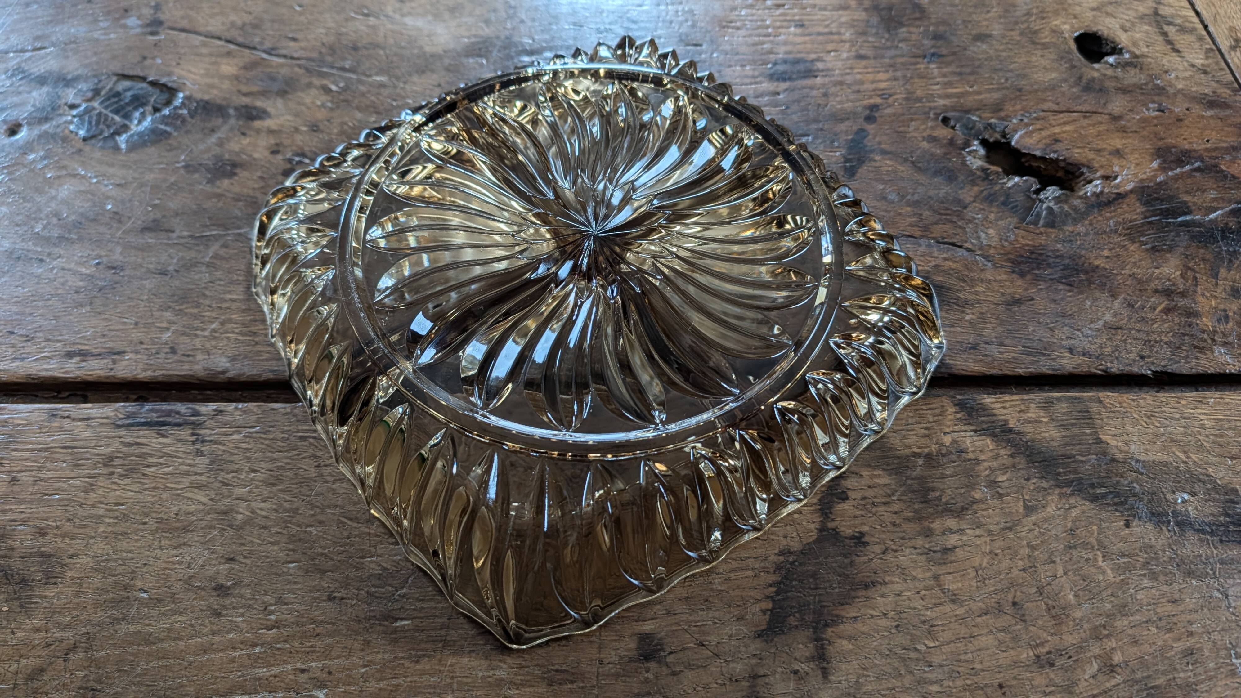 Amber glass compartmentalised serving bowl
