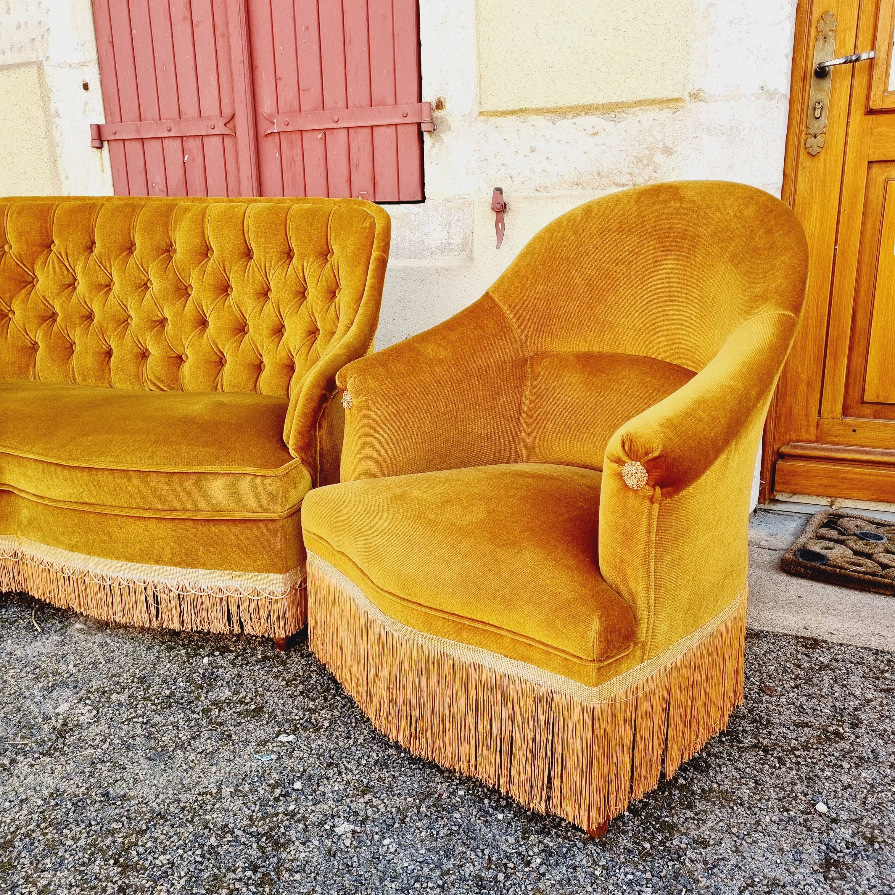 Ensemble de 2 fauteuils crapauds et 1 canapé 2 places velour moutarde