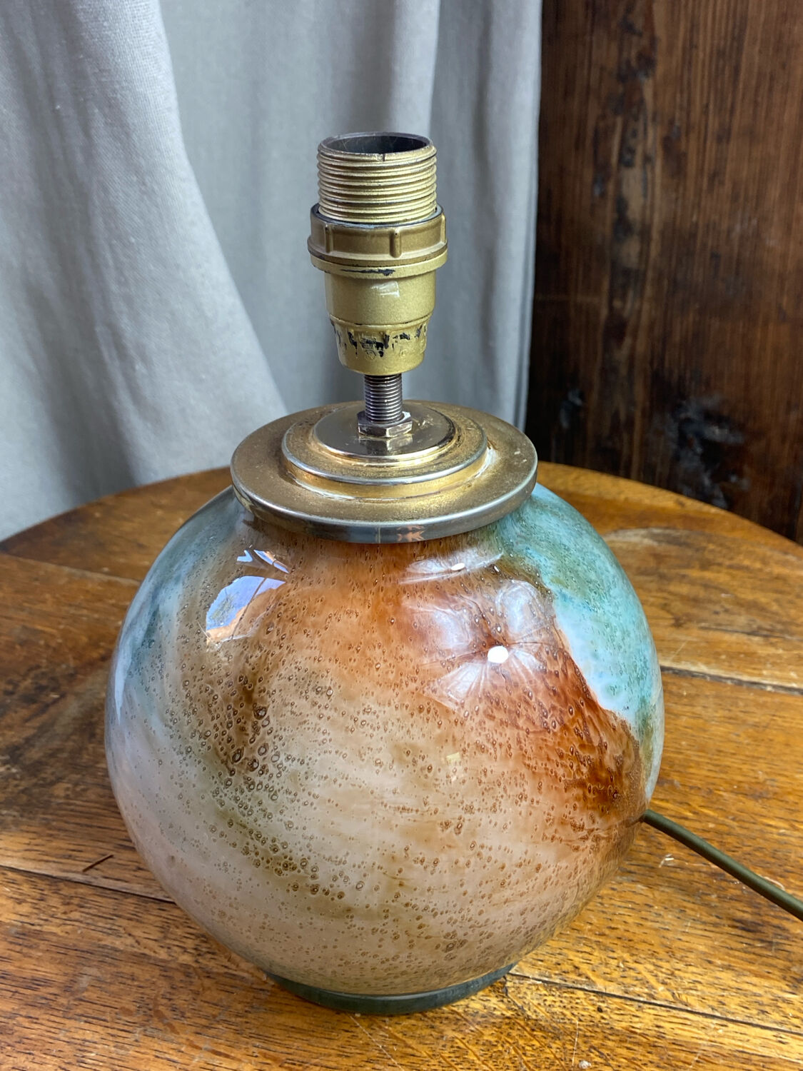 Spherical glass lamp