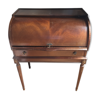 Small Secretary to roll