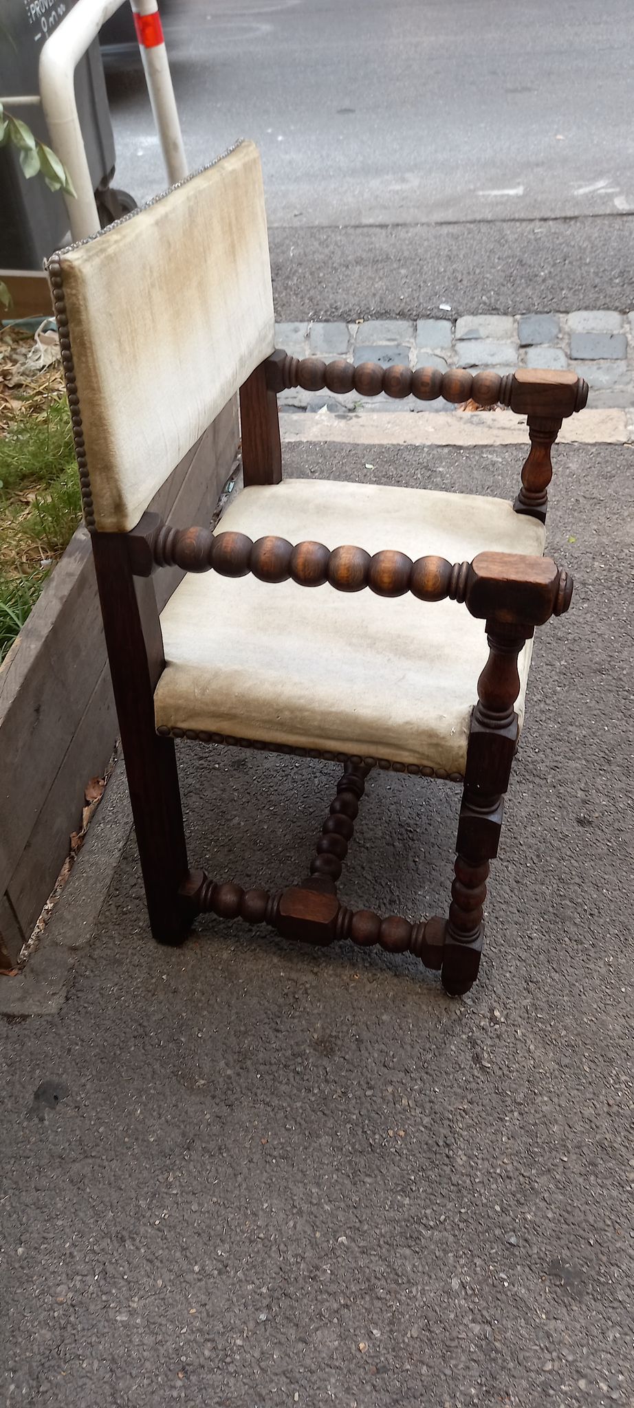 Vintage arm chair