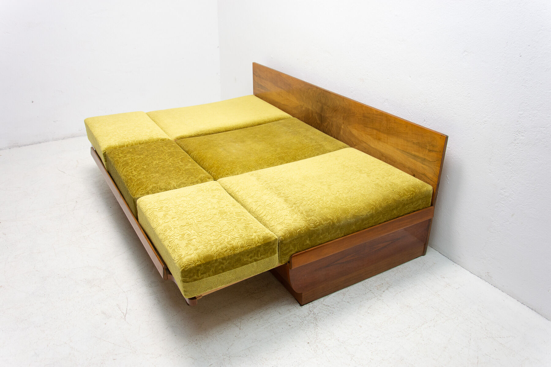 mid century sofabed in walnut by jindrich halabala for up zavody, 1950´s