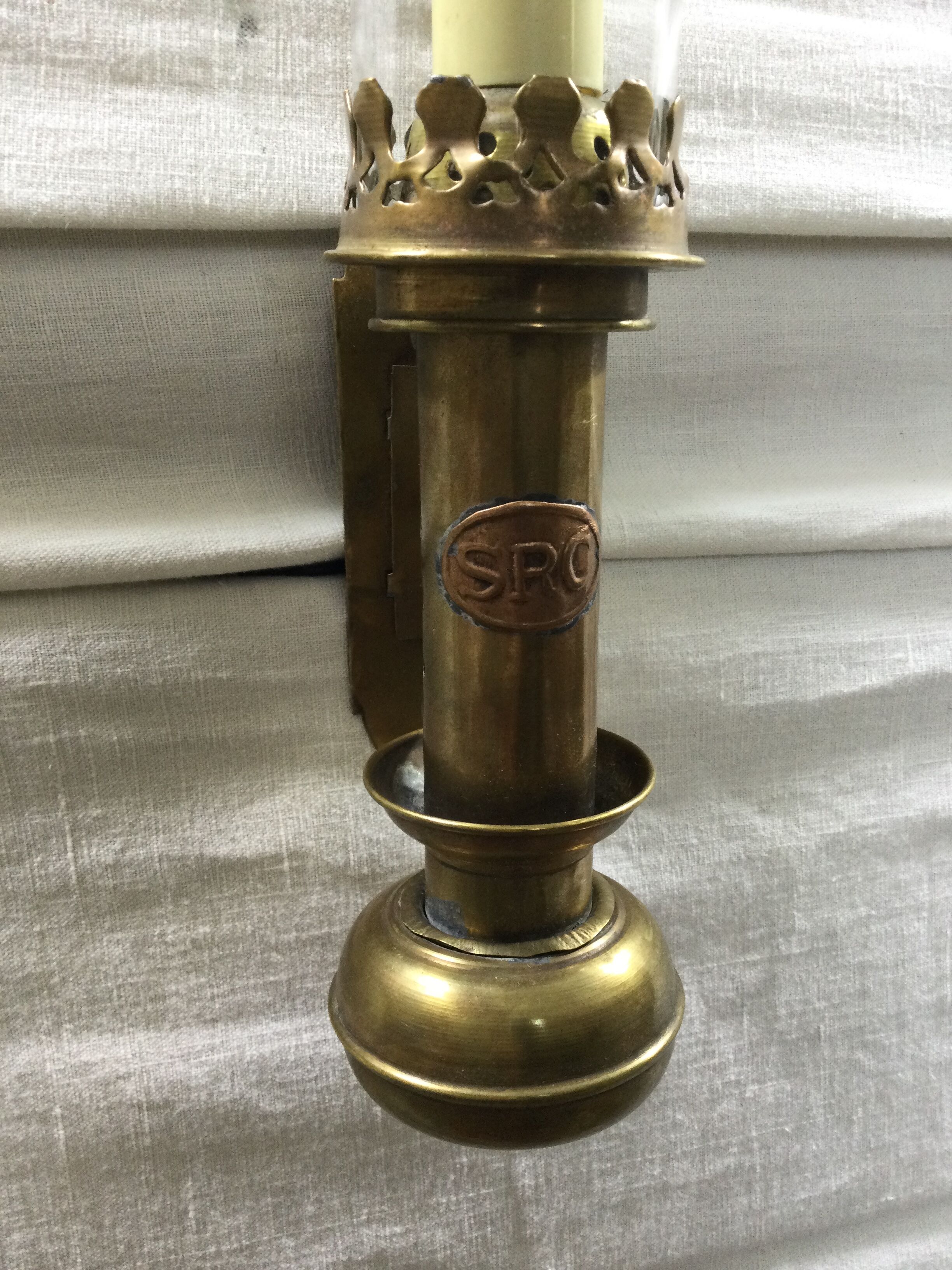 Brass train applicator