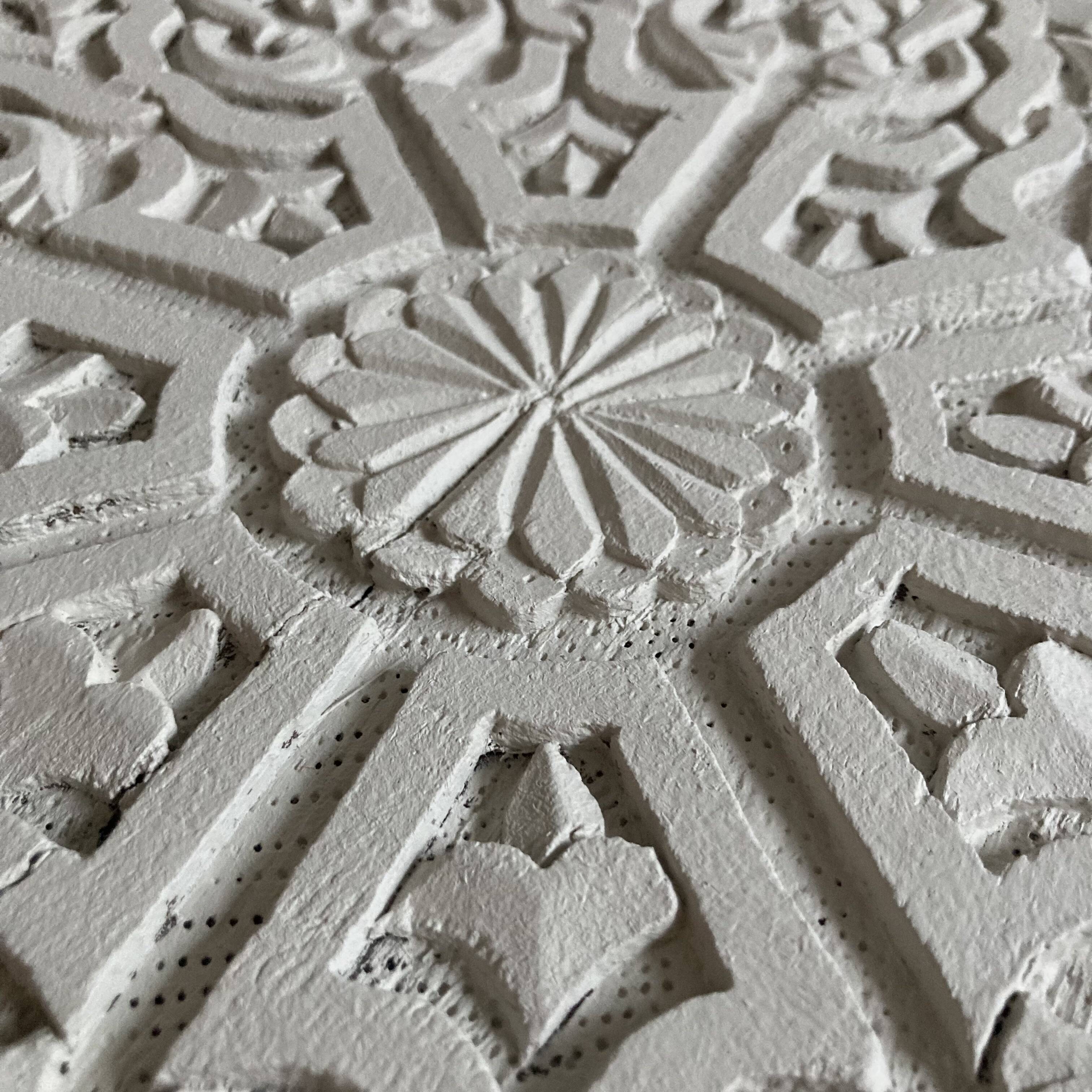 Oriental tea table or pedestal table forming a side table in solid carved and white lacquered wood