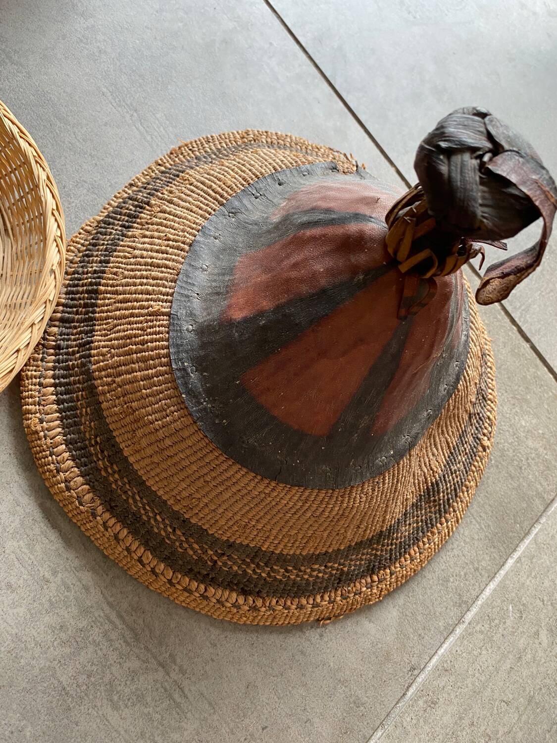 Lot of 5 baskets for wall decoration.