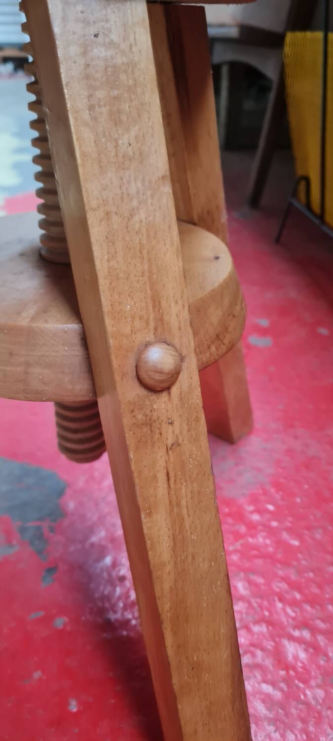 Tabouret d'atelier en bois