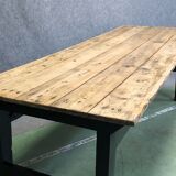 Farm table early twentieth, black matt base