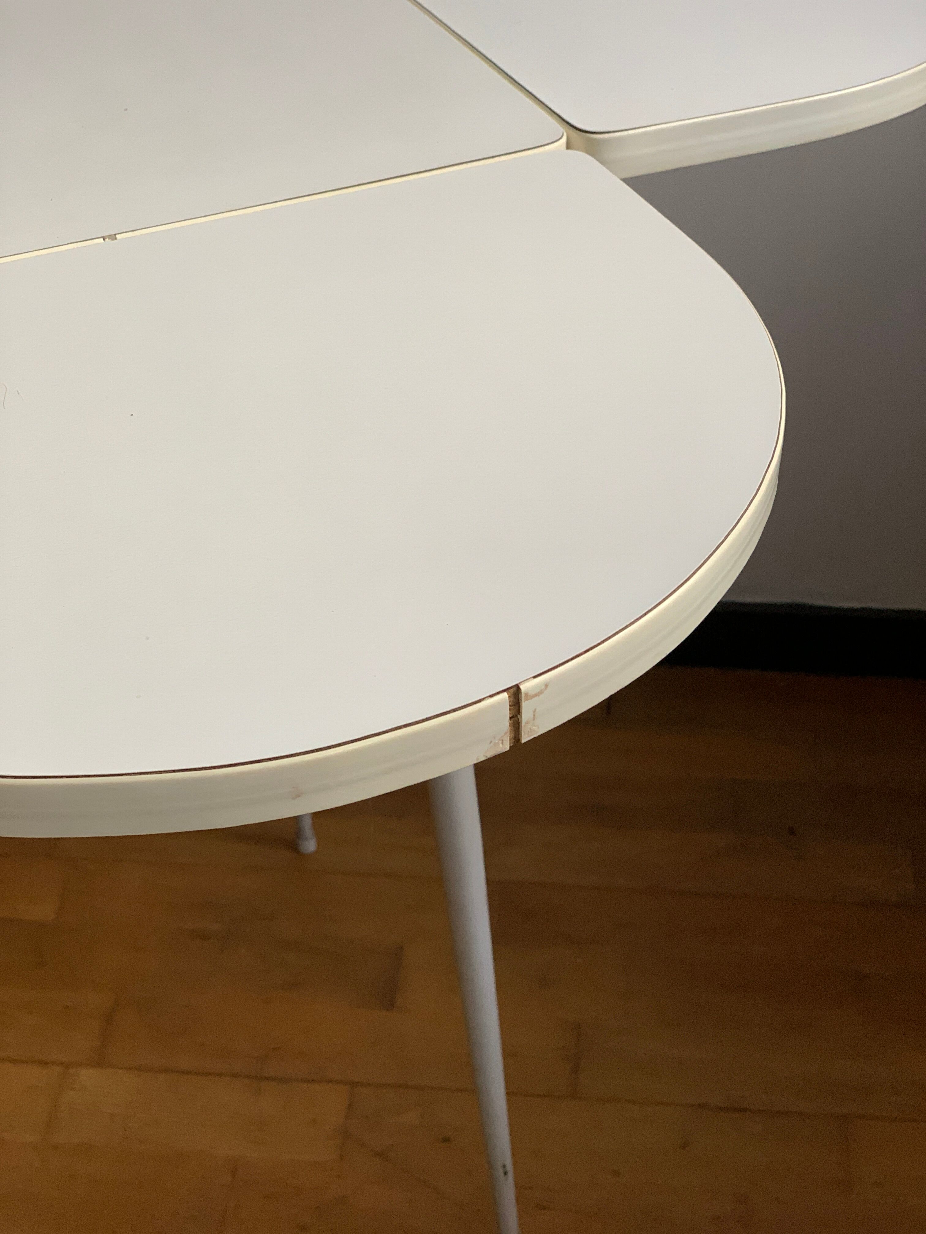 Table fleurs vintage