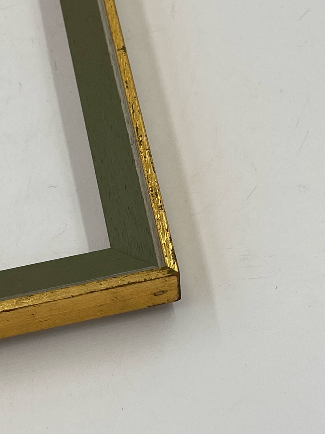 Set of 4 gold frames