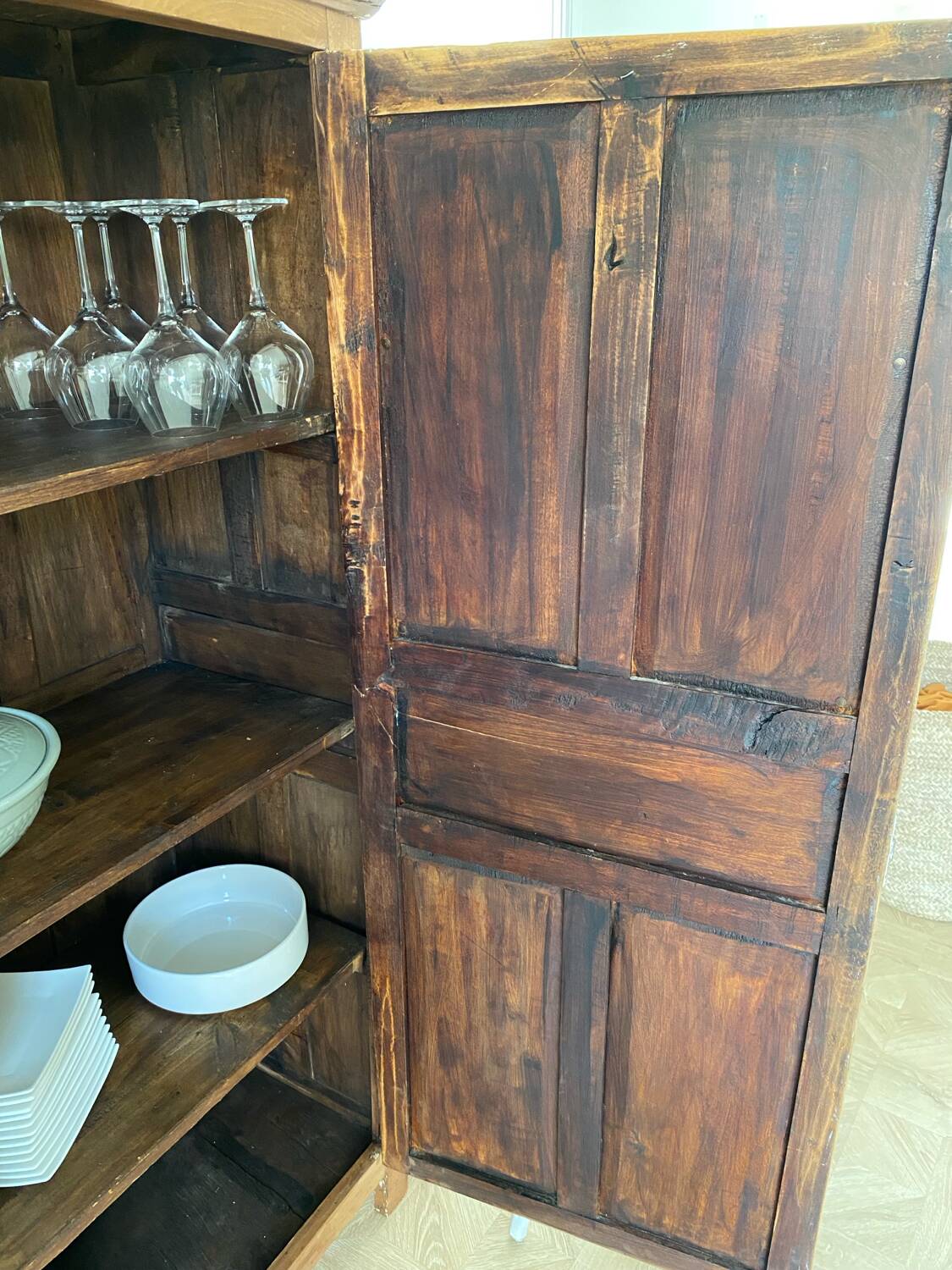 1-door wooden wardrobe