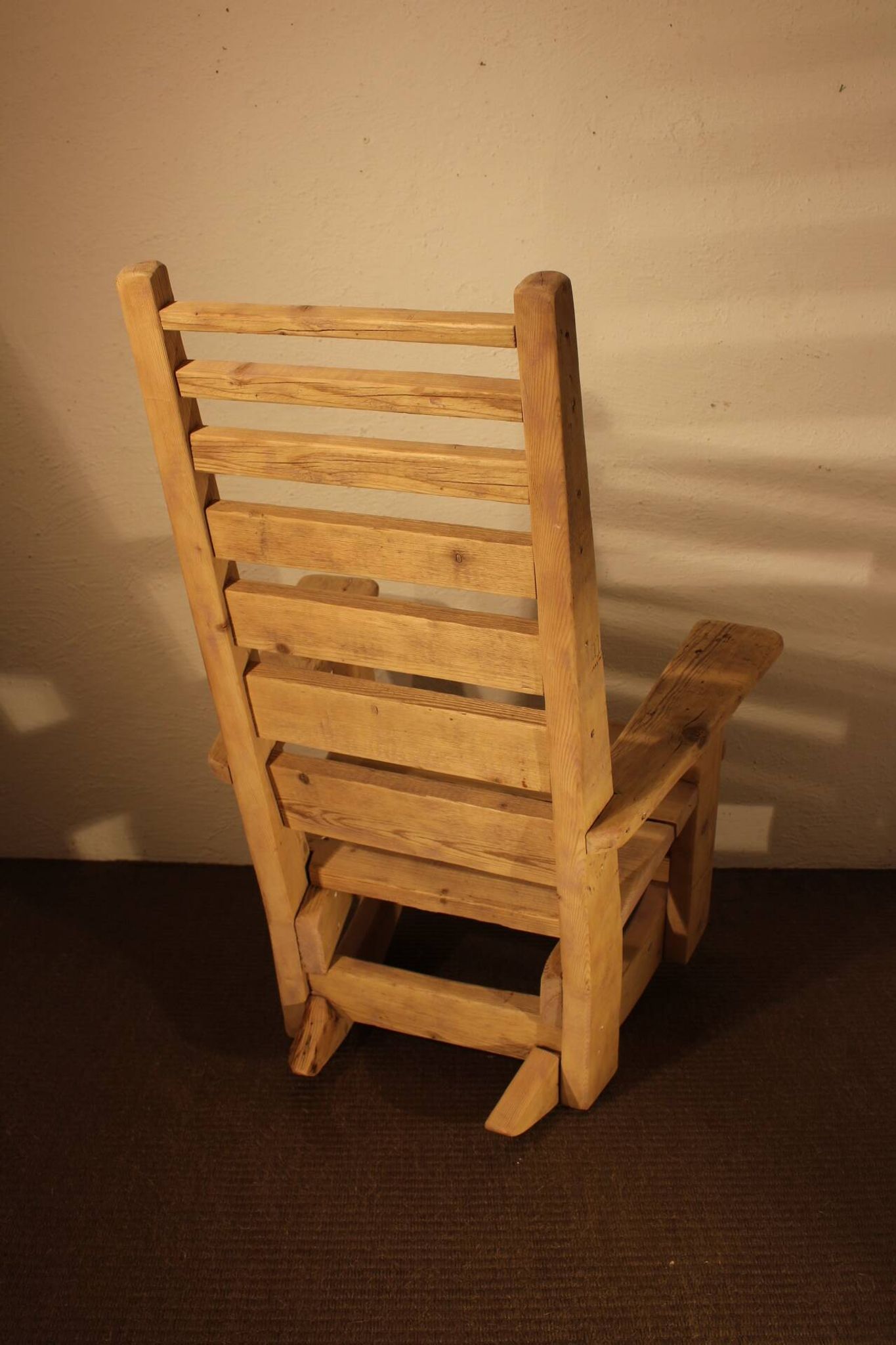 Rocking chair in fir