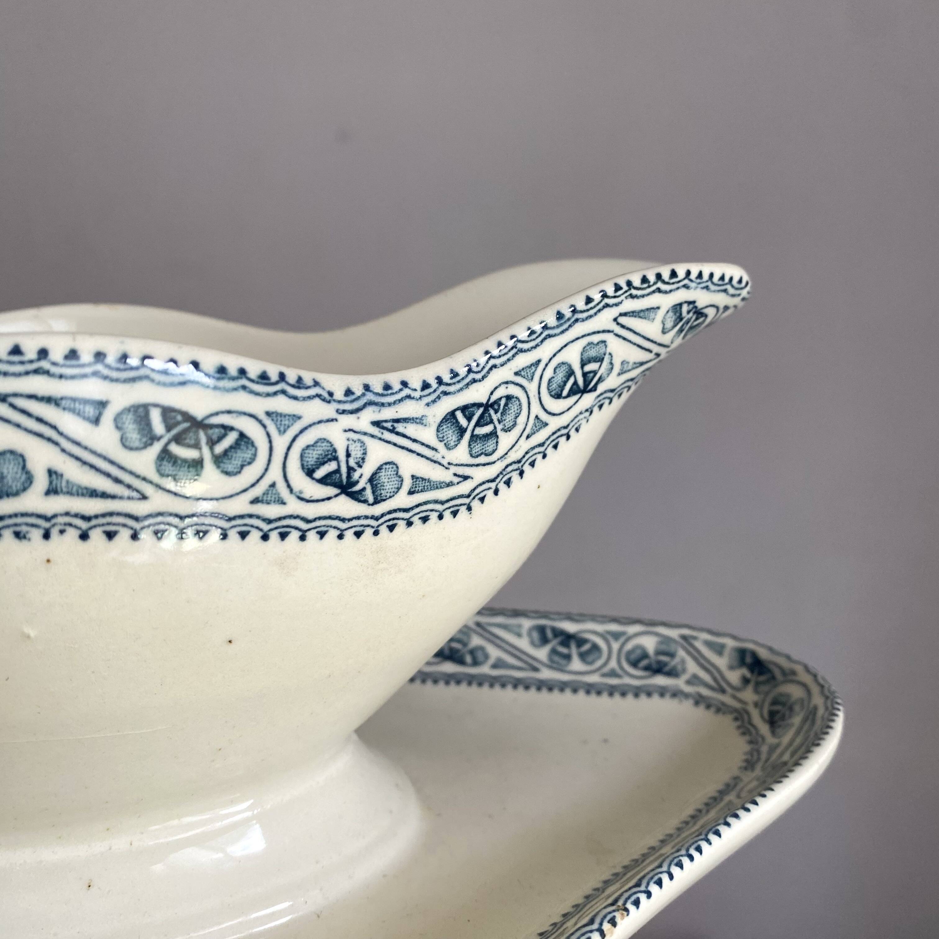 Choisy le roi "Champigny" iron clay sauceboats