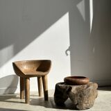Quadripod chair with round seat and small back in natural monoxyl mango wood