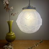 Suspension globe vintage art déco en verre dépoli