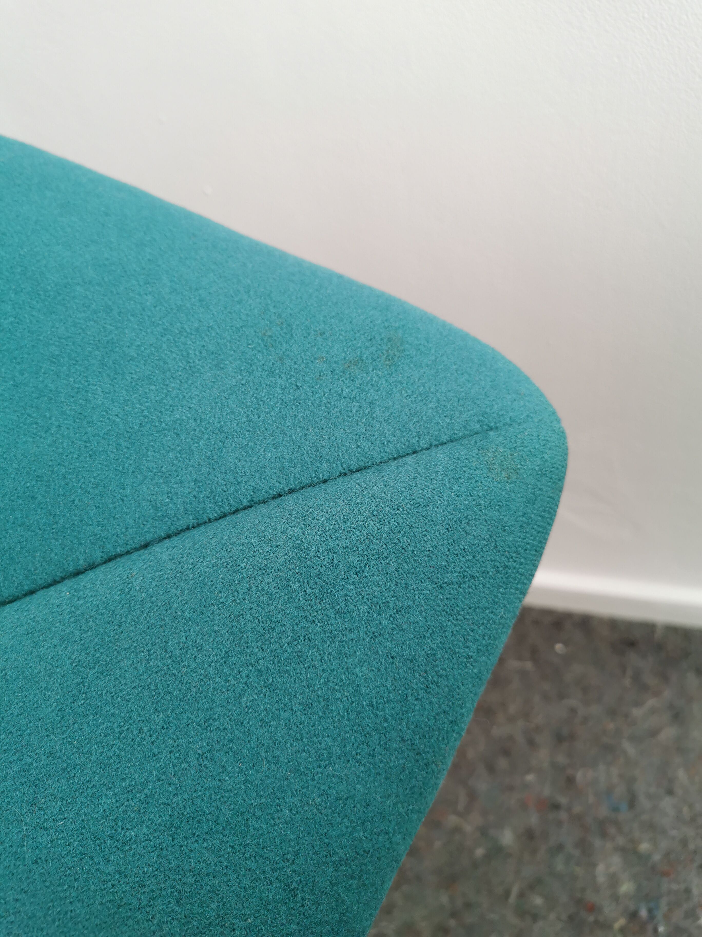 Diamond lounge armchairs by Harry Bertoia for Knoll
