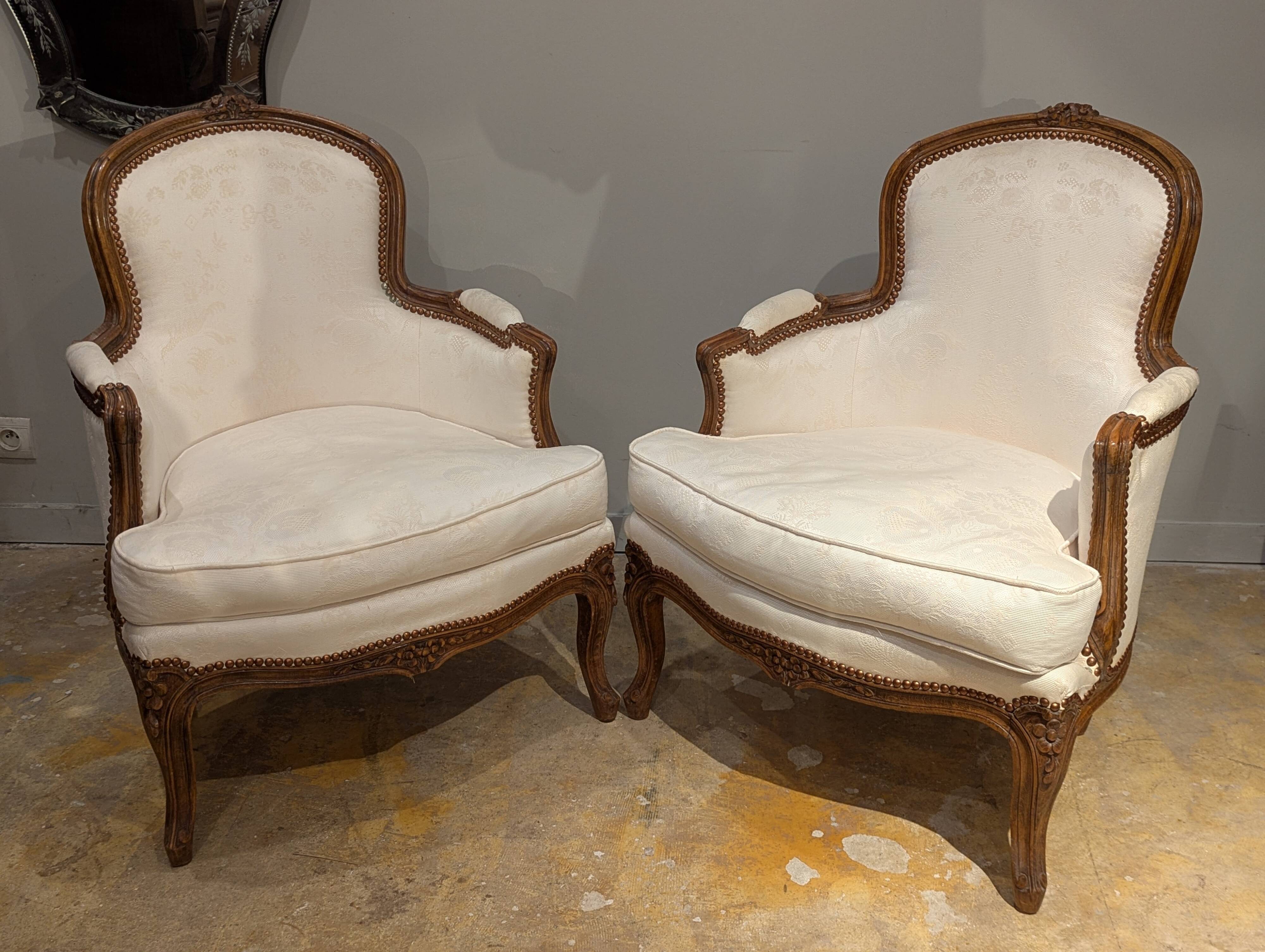 Paire de fauteuils bergères Louis XV