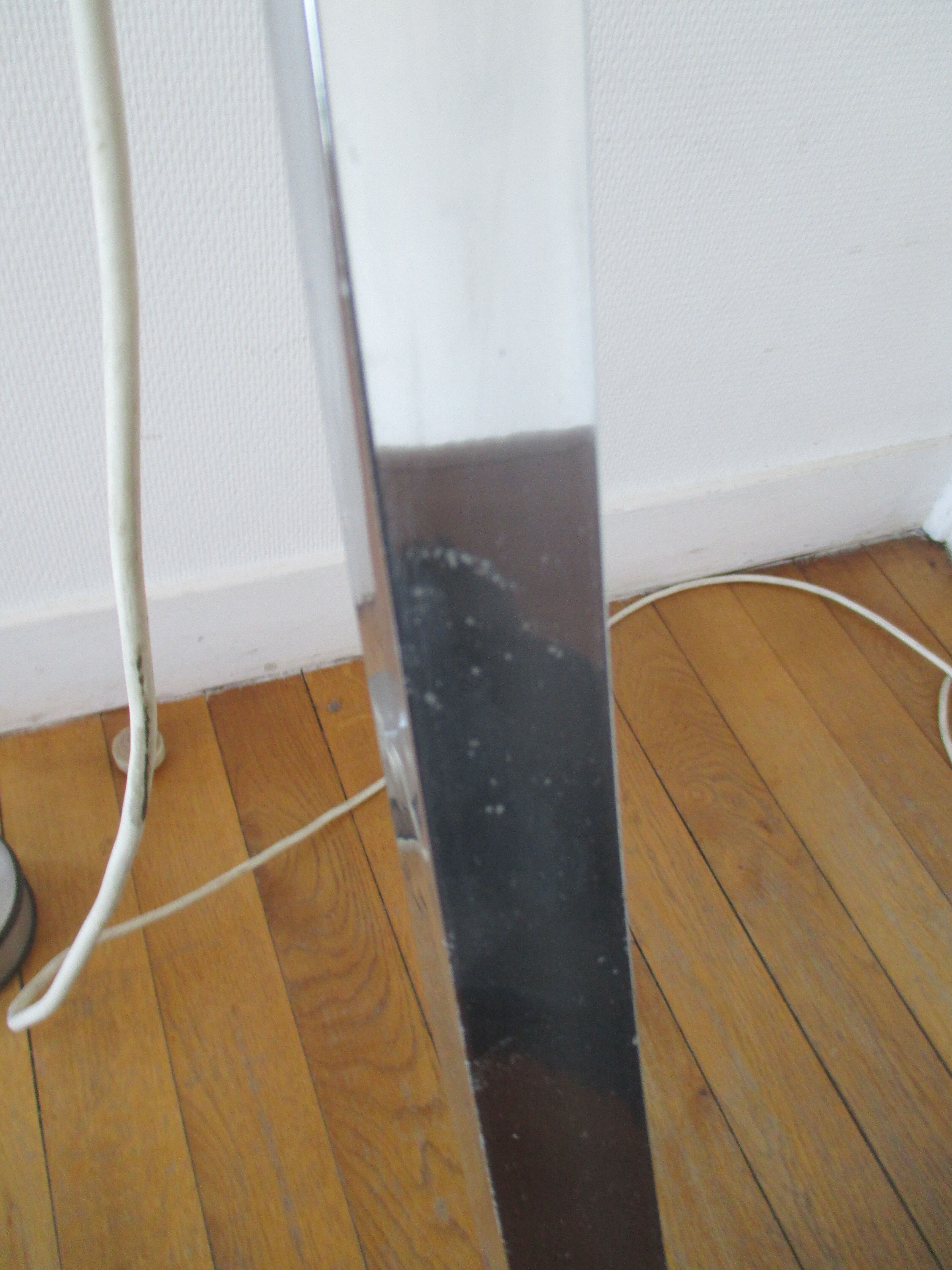 Lampadaire arc Guzzini alu chrome travertin