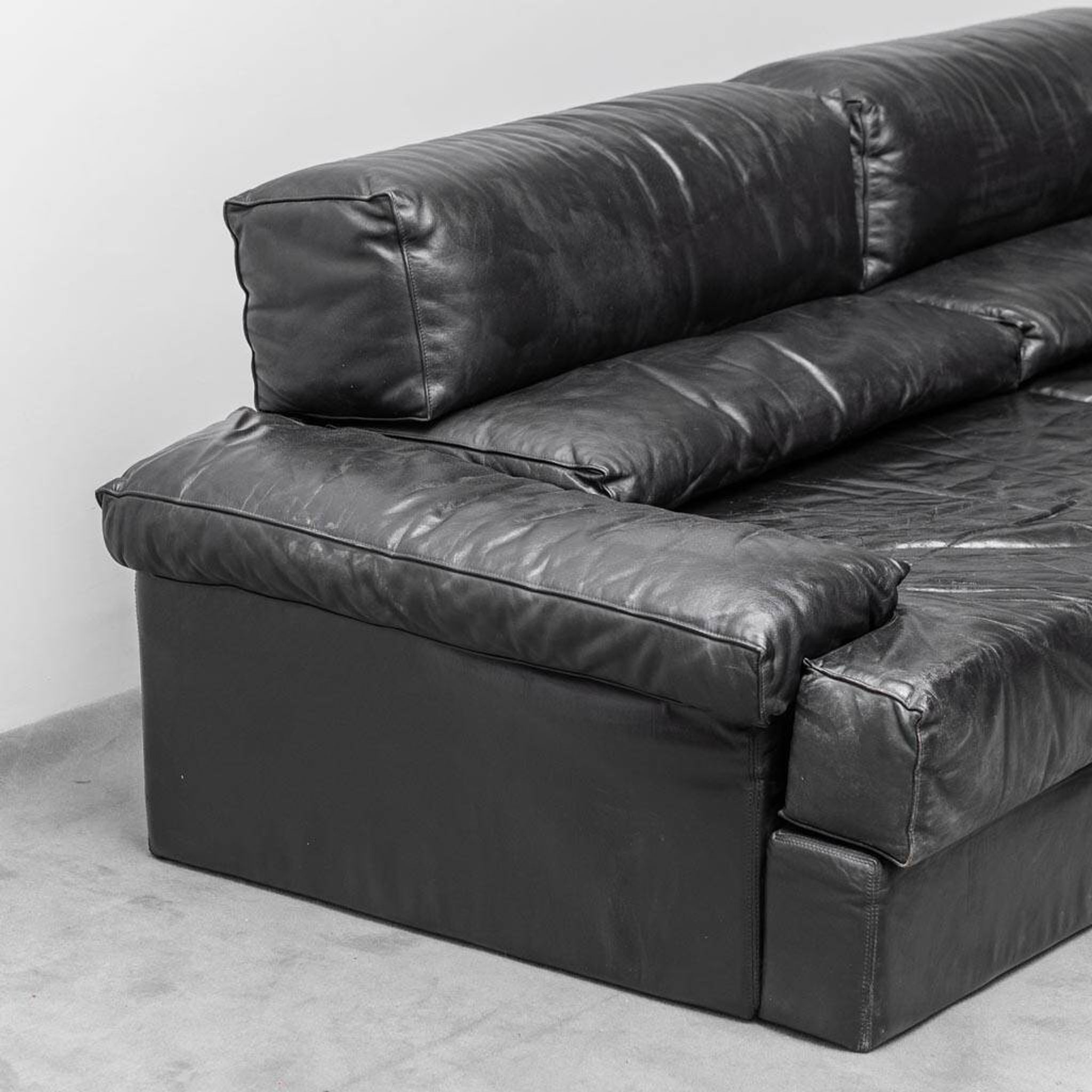 Divano modulare in pelle nera cinova anni ’70 modernariato