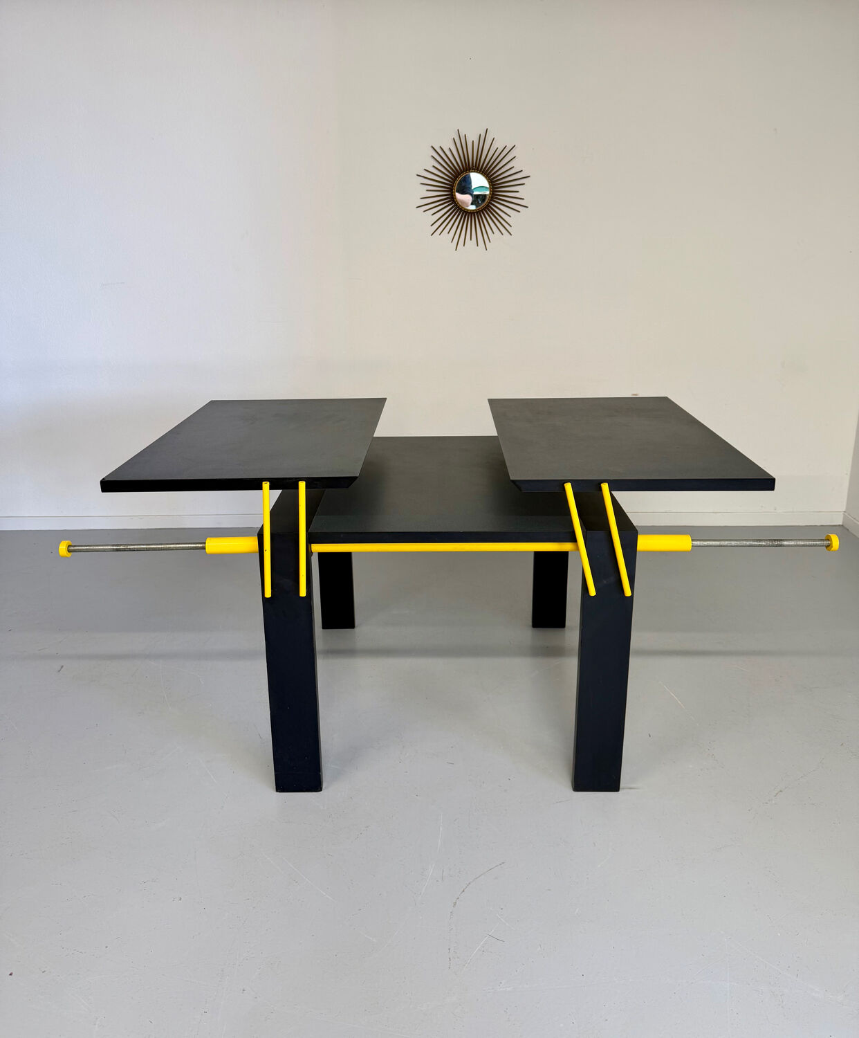 Table à manger extensible postmoderne design italien Lorenzo et Stefani, 1980