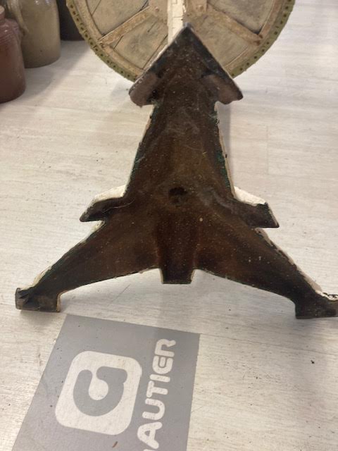 Round table with cast iron stand