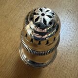 Baluster-shaped sprinkler with gadroons in silver-plated metal with 2 punches