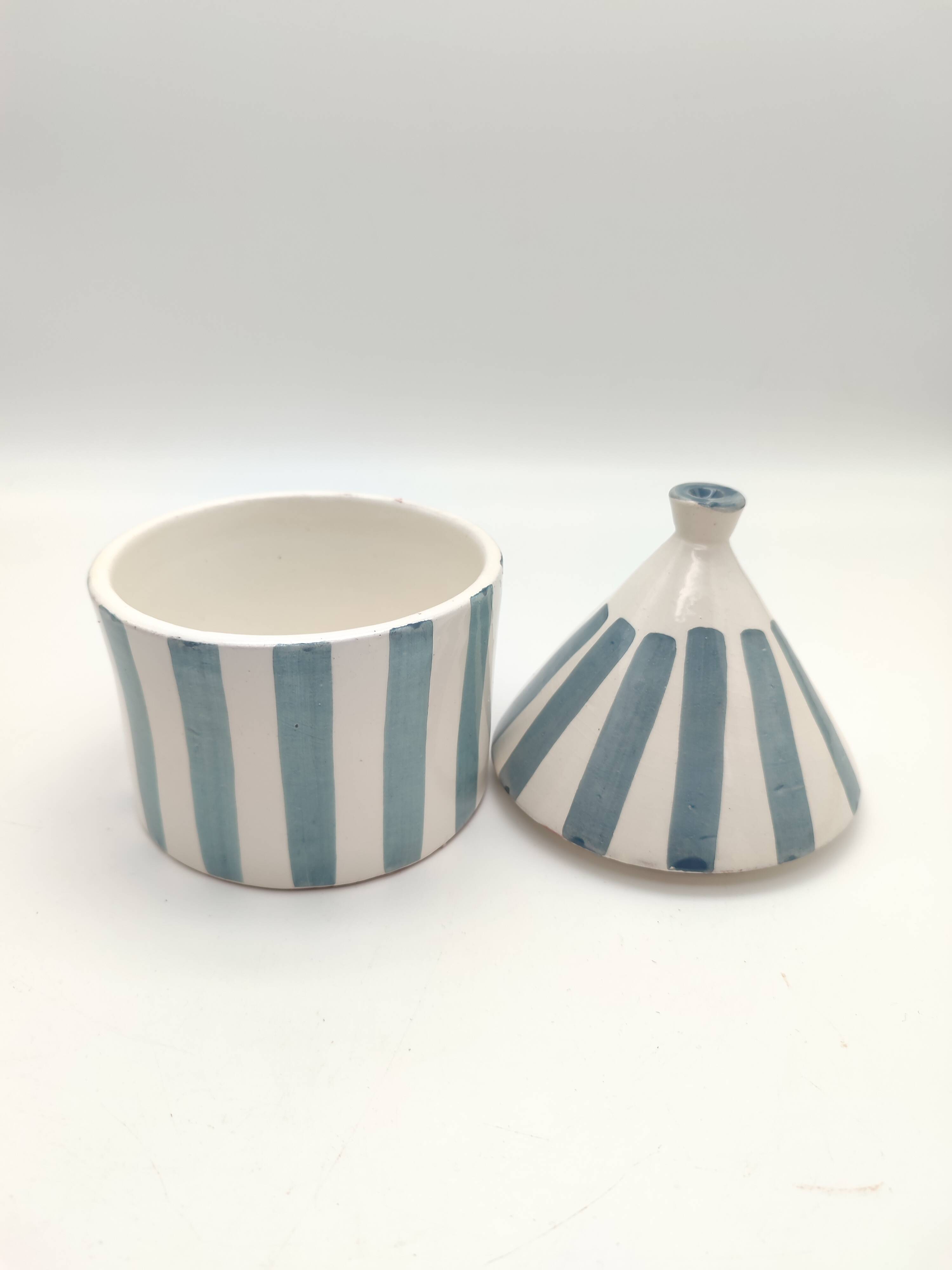 Ceramic bowl with bohemian style lid