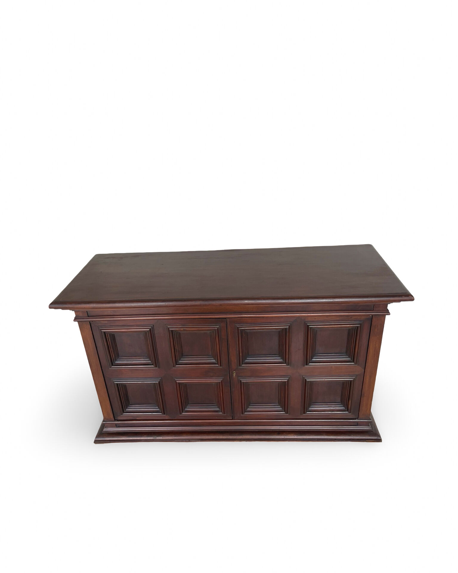 The high-quality Italian Renaissance Revival credenza, 1920s/1930s