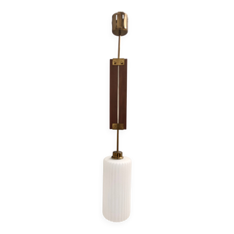 Suspension vintage en verre opalin émaillé, teck et laiton, Italie