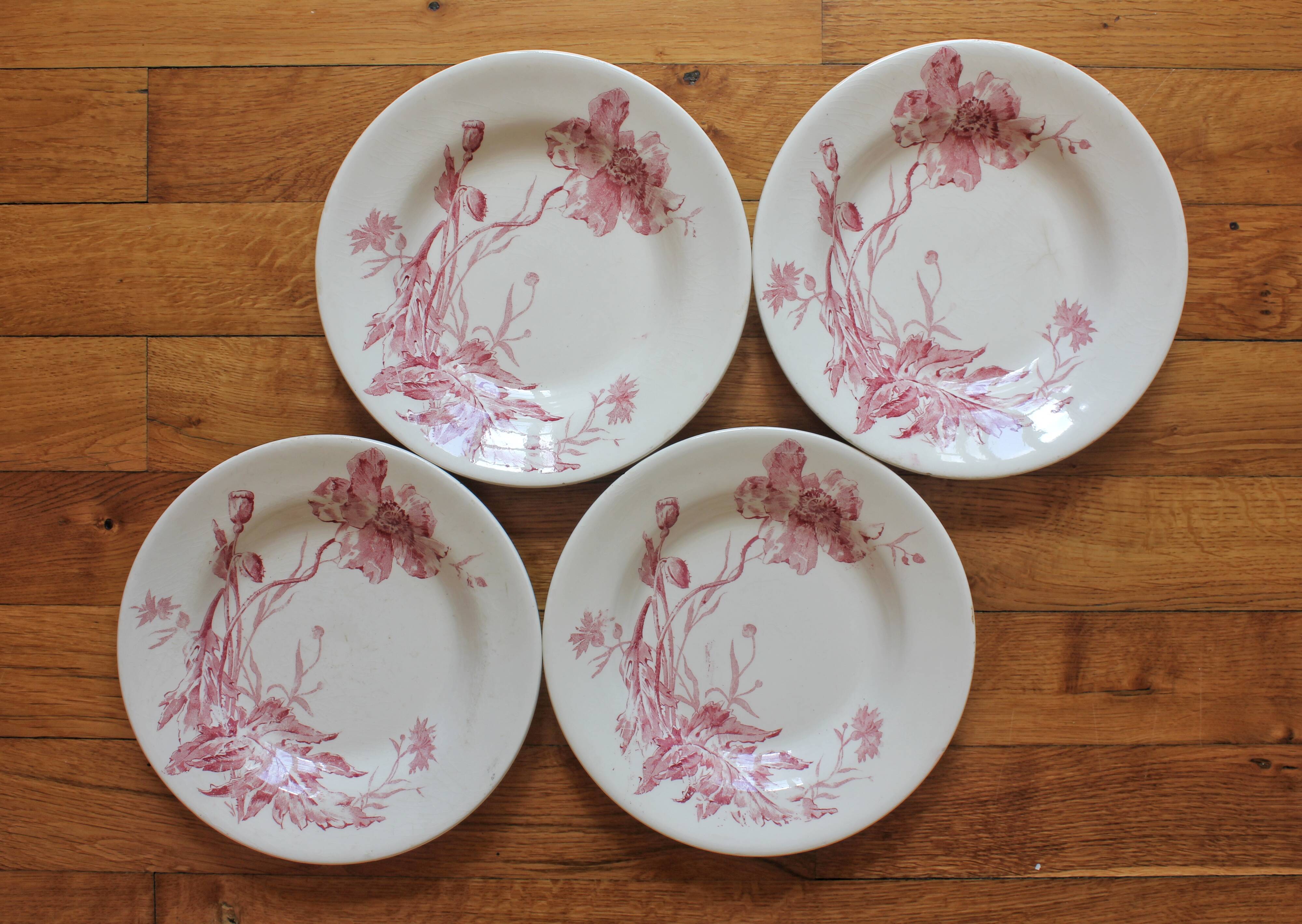 4 plates in iron earth opaque poppies, from Gien