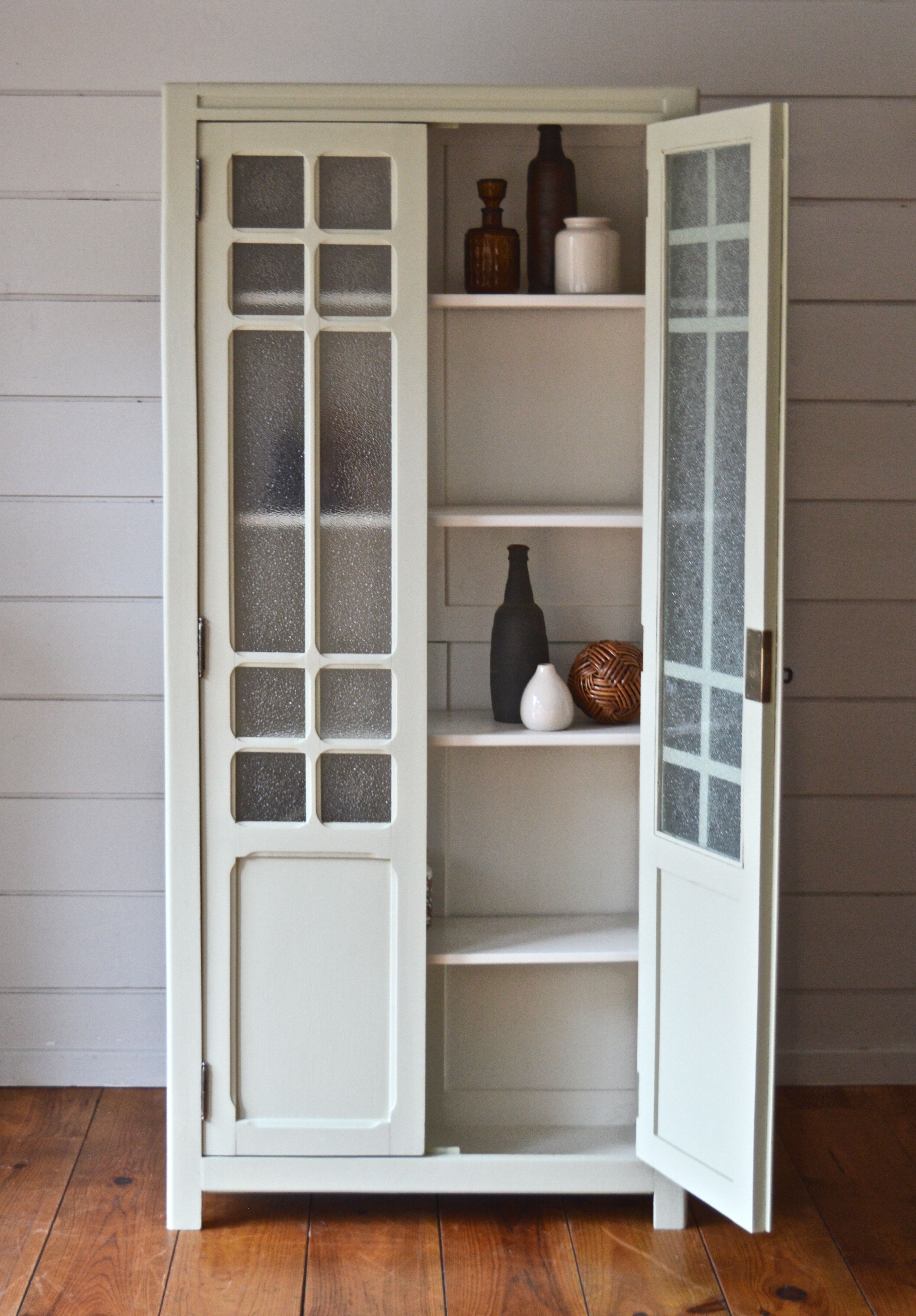 Armoire vitrée