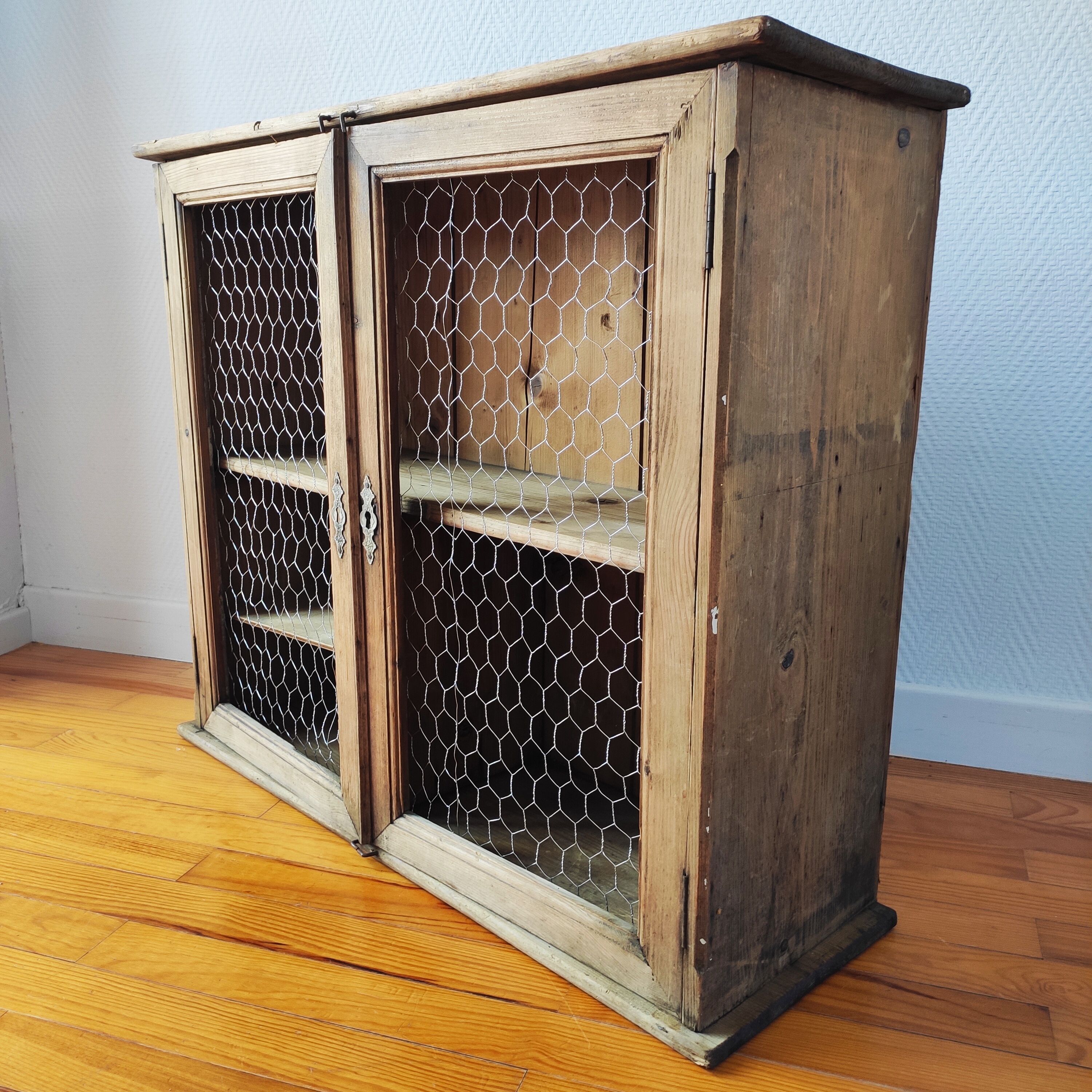 Old Parisian style buffet